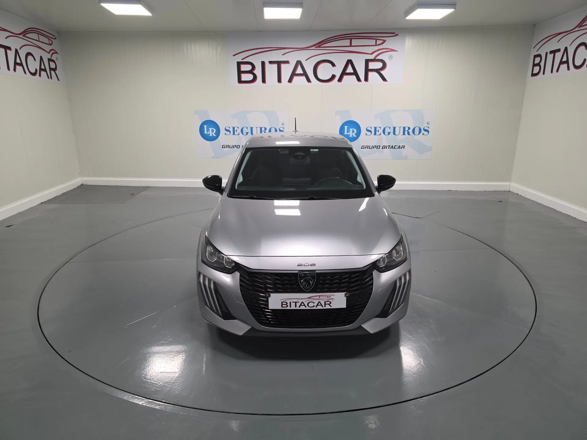 Peugeot 208 1.2 STYLE 9