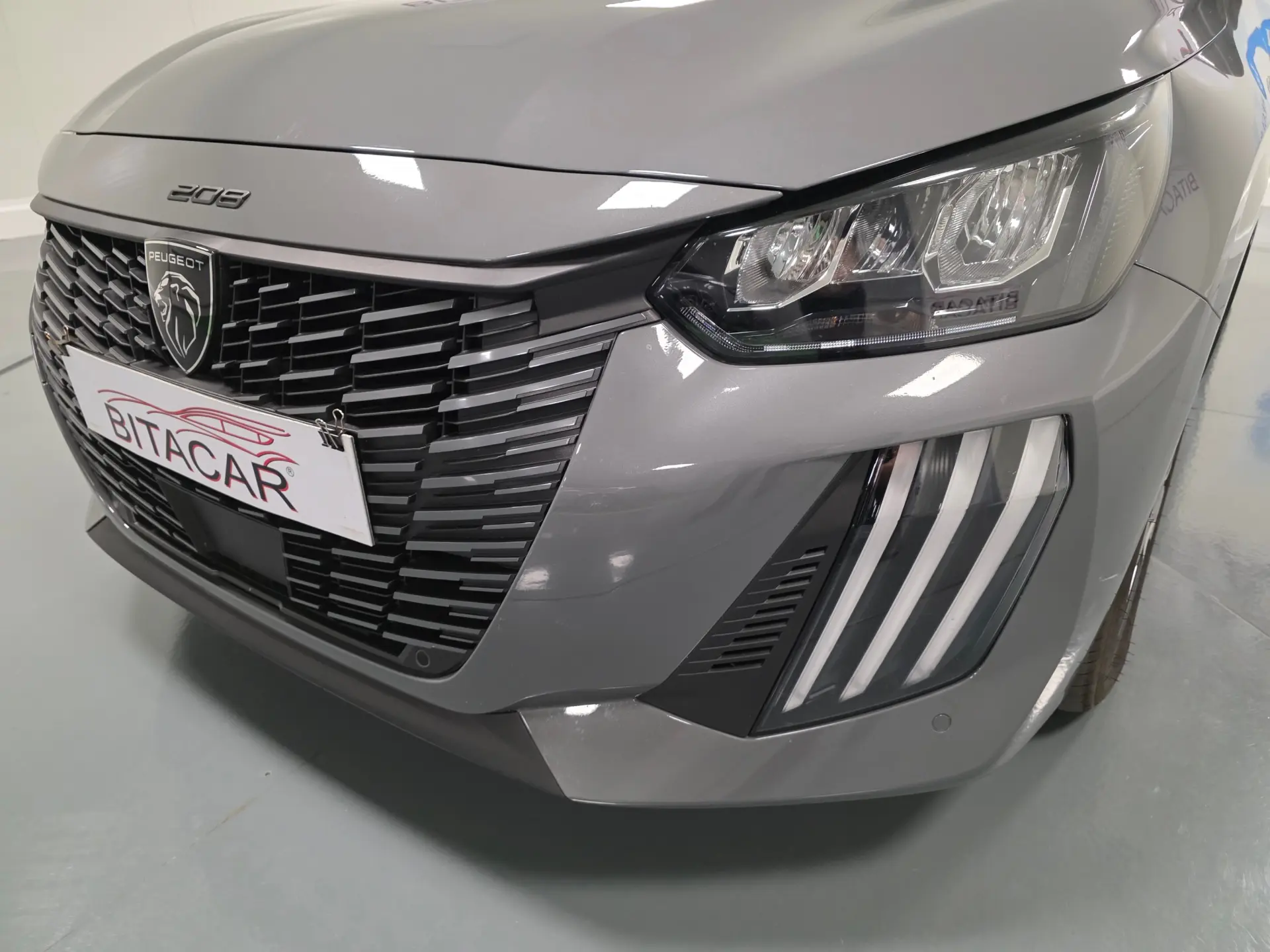 Peugeot 208 ALLURE 9