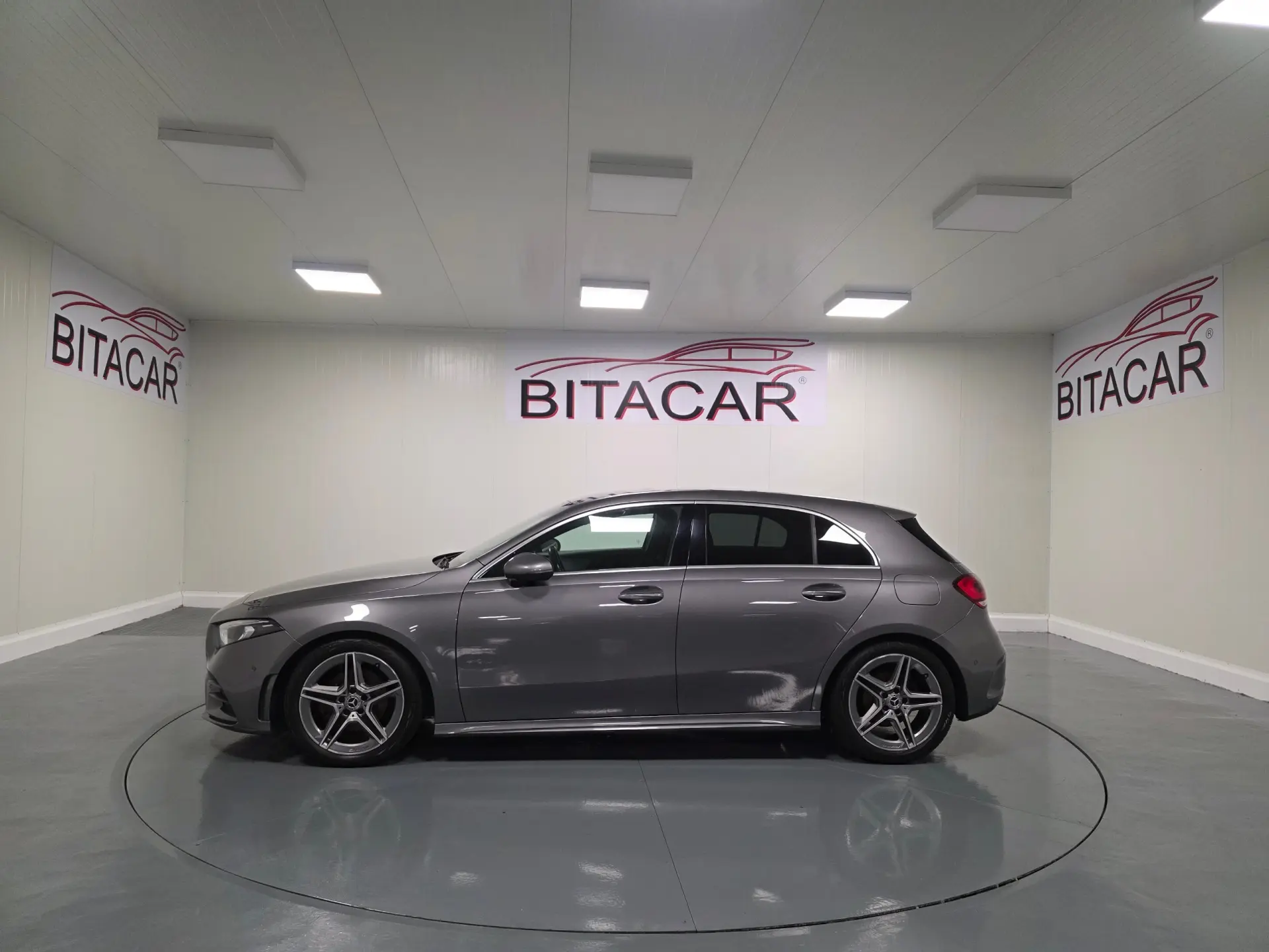 Mercedes-Benz A 180 d AMG Line Aut. 27