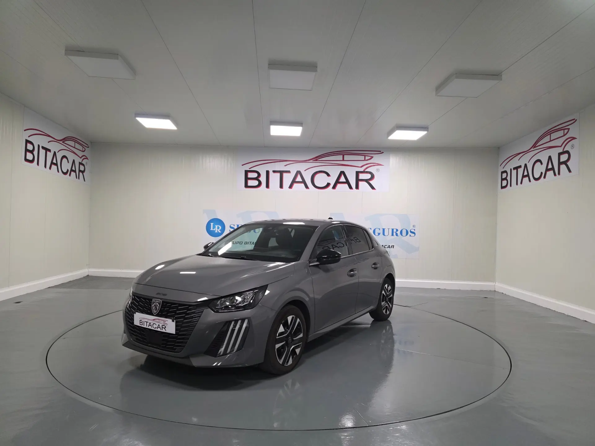 Peugeot 208 ALLURE 15