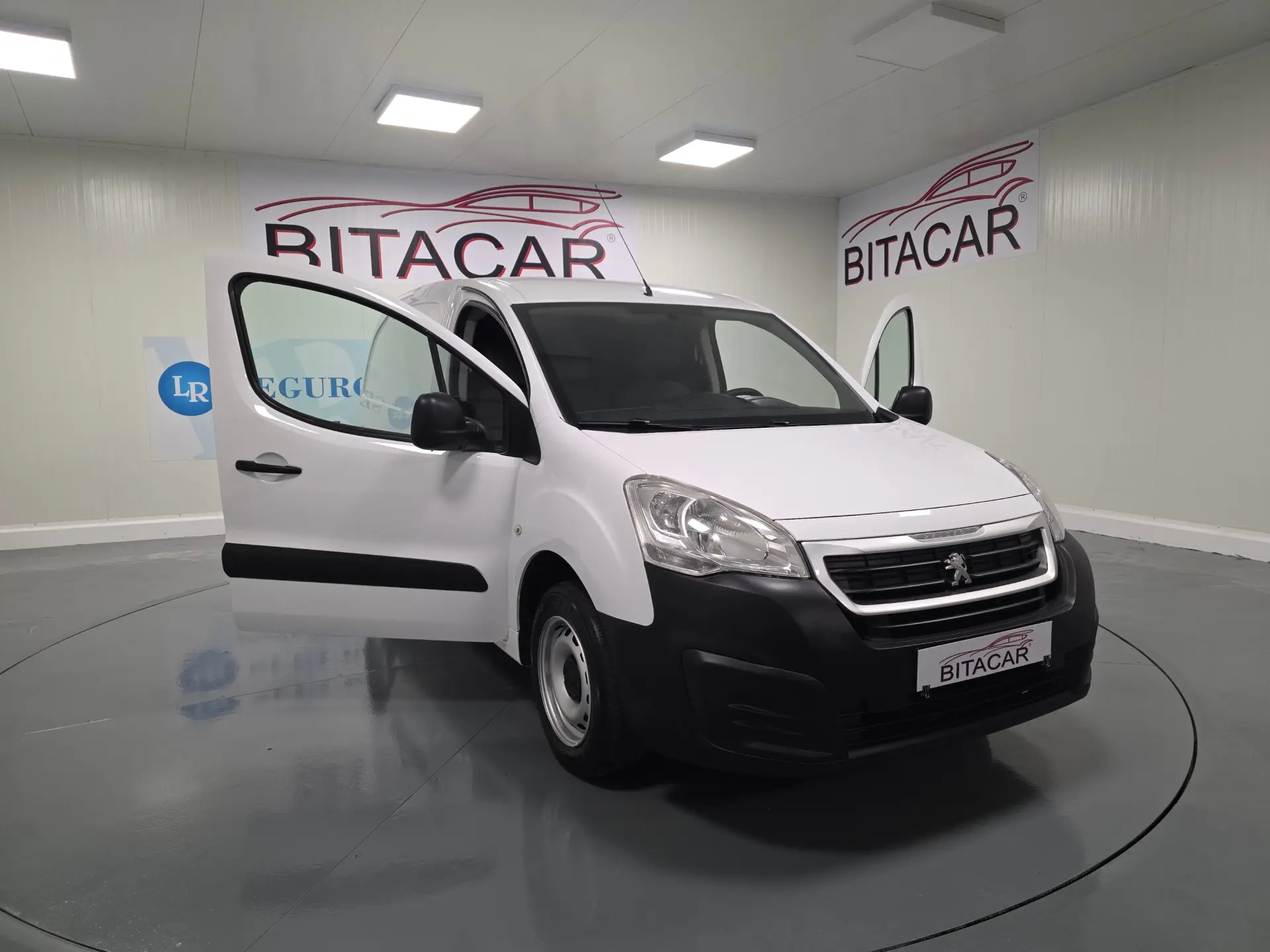 Peugeot Partner 1.6 HDI L1 PACK CD CLIM 17