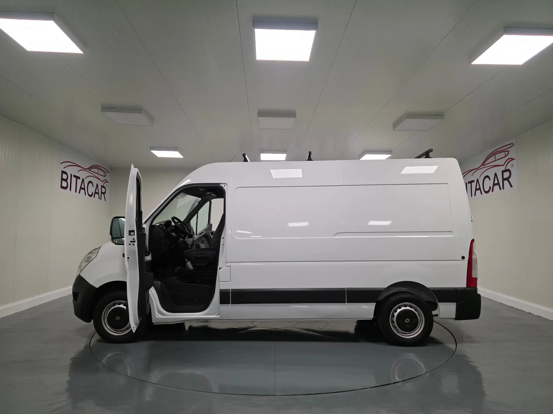 Renault Master 2.3 dCi L2H2 3.5T 38