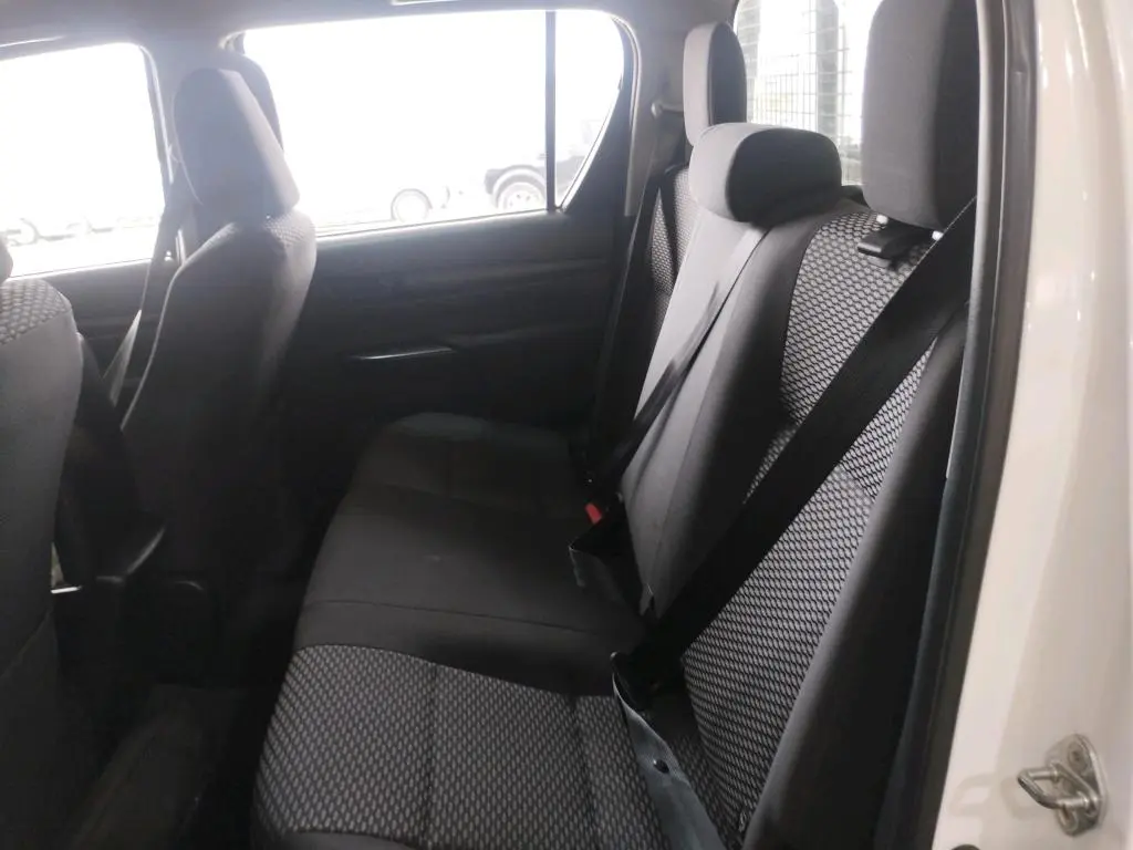 Toyota Hilux 2.4 D-4D 4WD CD CH 3