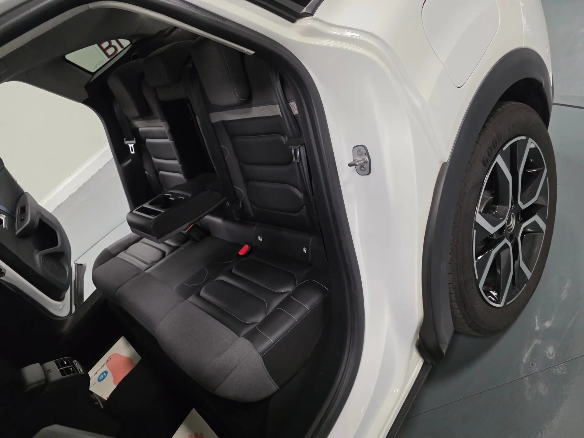 Citroen e-C4 SHINE 72