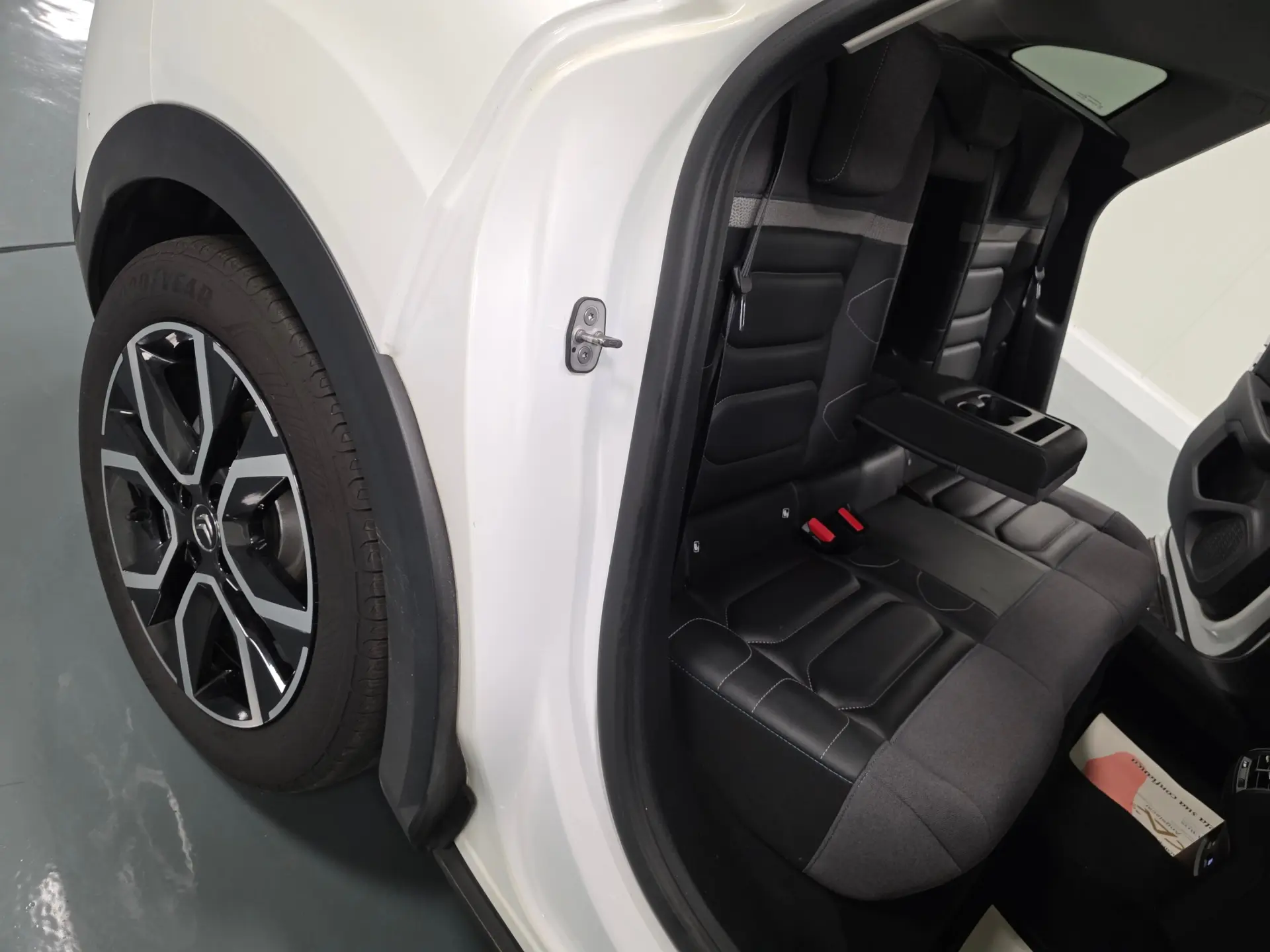 Citroen e-C4 SHINE 79