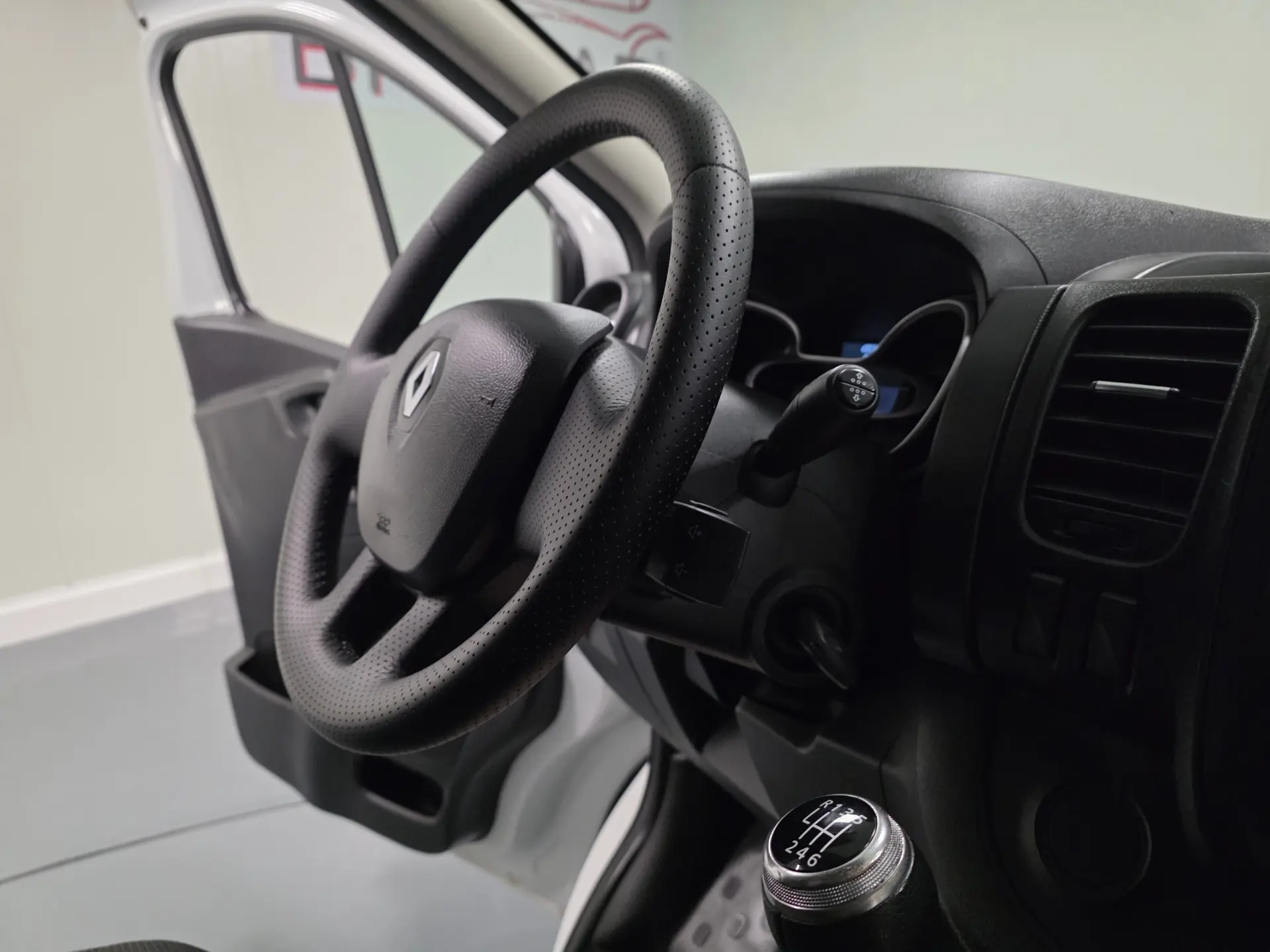 Renault Trafic 2.0 DCI L1H1 120CV IVA DEDUTIVEL 51