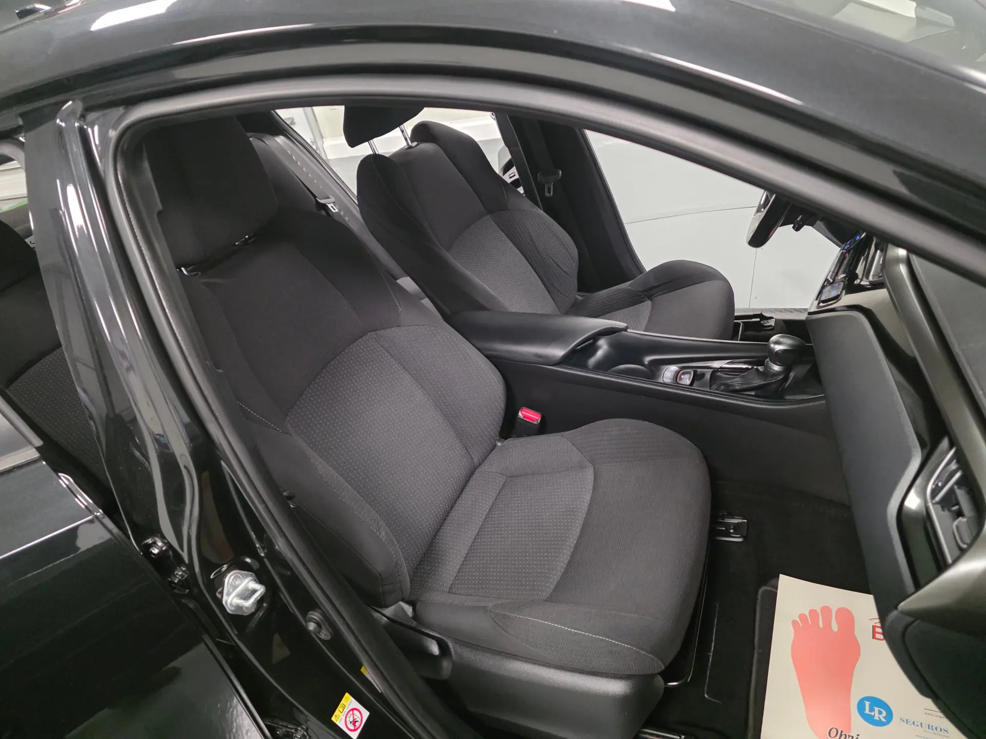 Toyota C-HR 1.8 HSD CONFORT 65