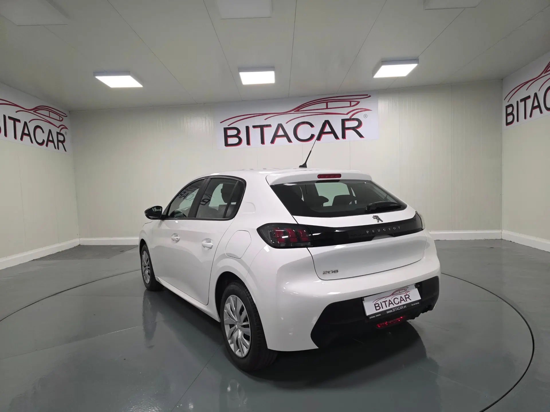 Peugeot 208 1.2 ACTIVE 23