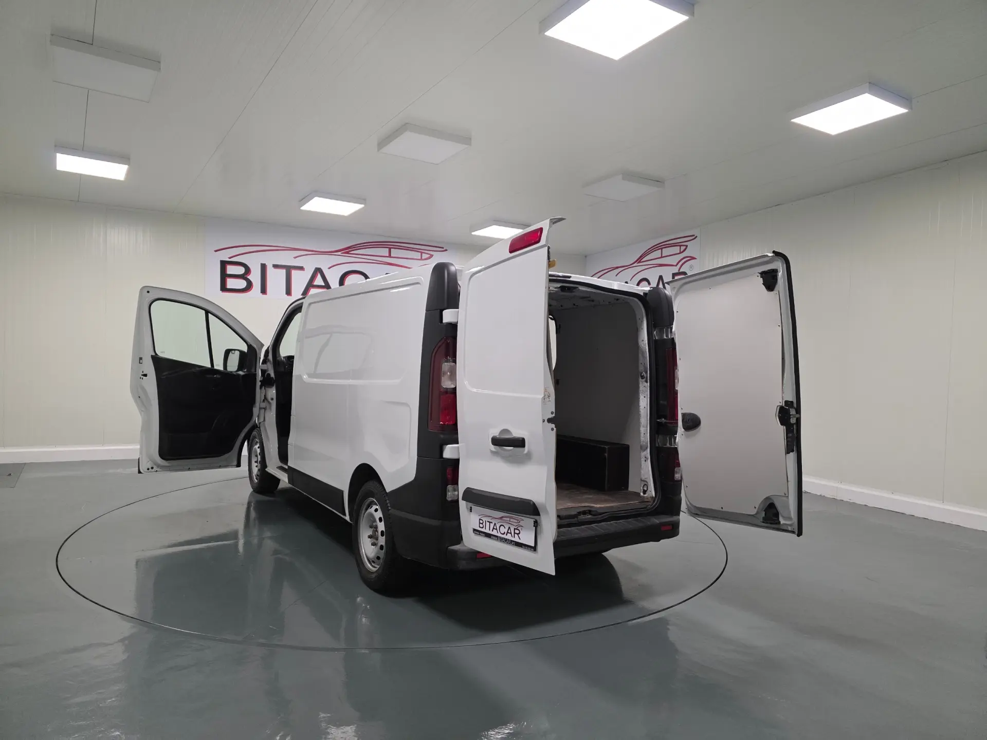 Renault Trafic 2.0 DCI L1H1 120CV IVA DEDUTIVEL 36