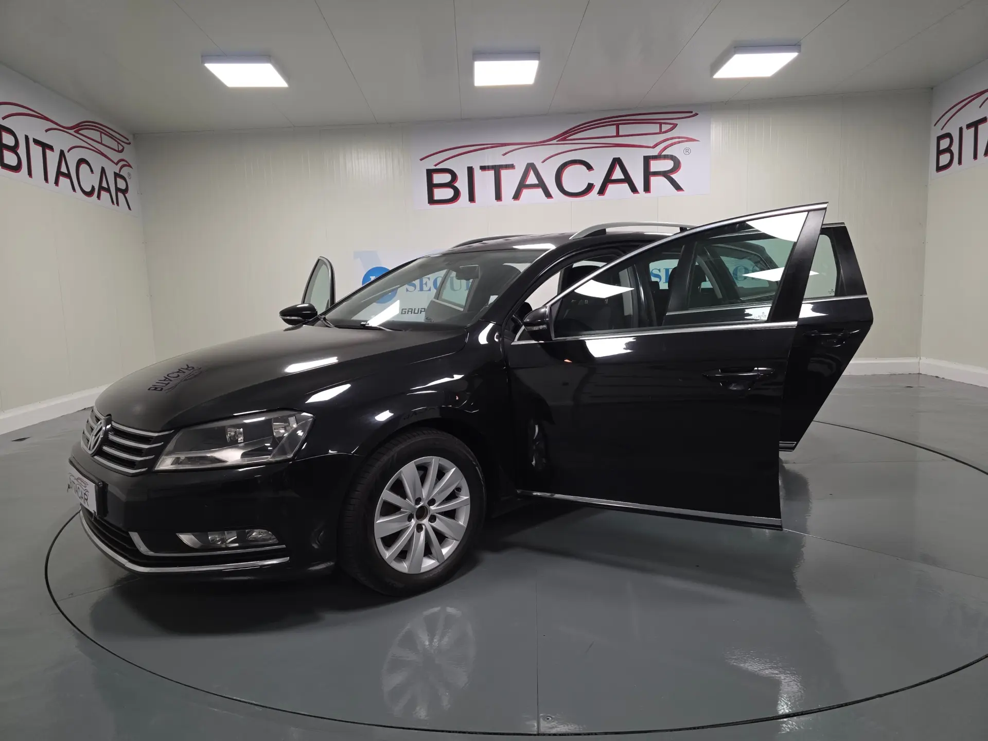 Volkswagen Passat 1.6 TDI Confortline 35