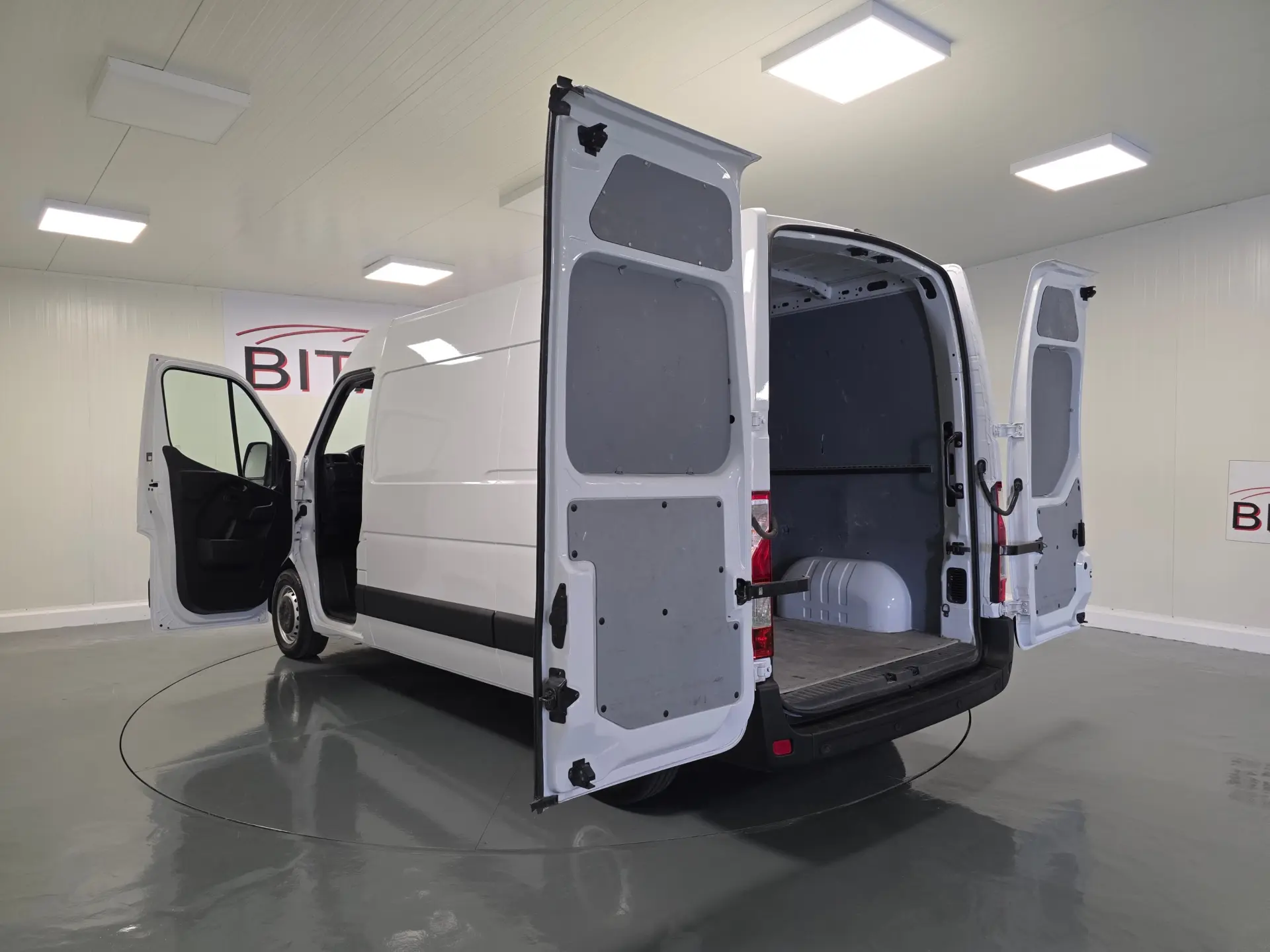 Renault Master L2H2 135CV IVA DEDUTIVEL 64