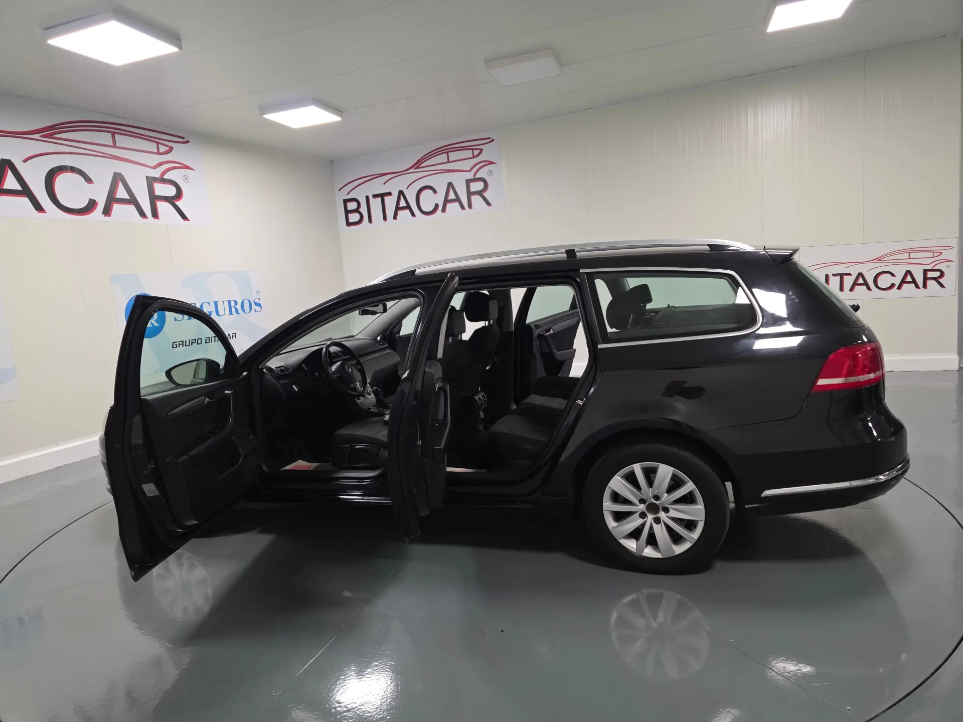 Volkswagen Passat 1.6 TDI Confortline 42