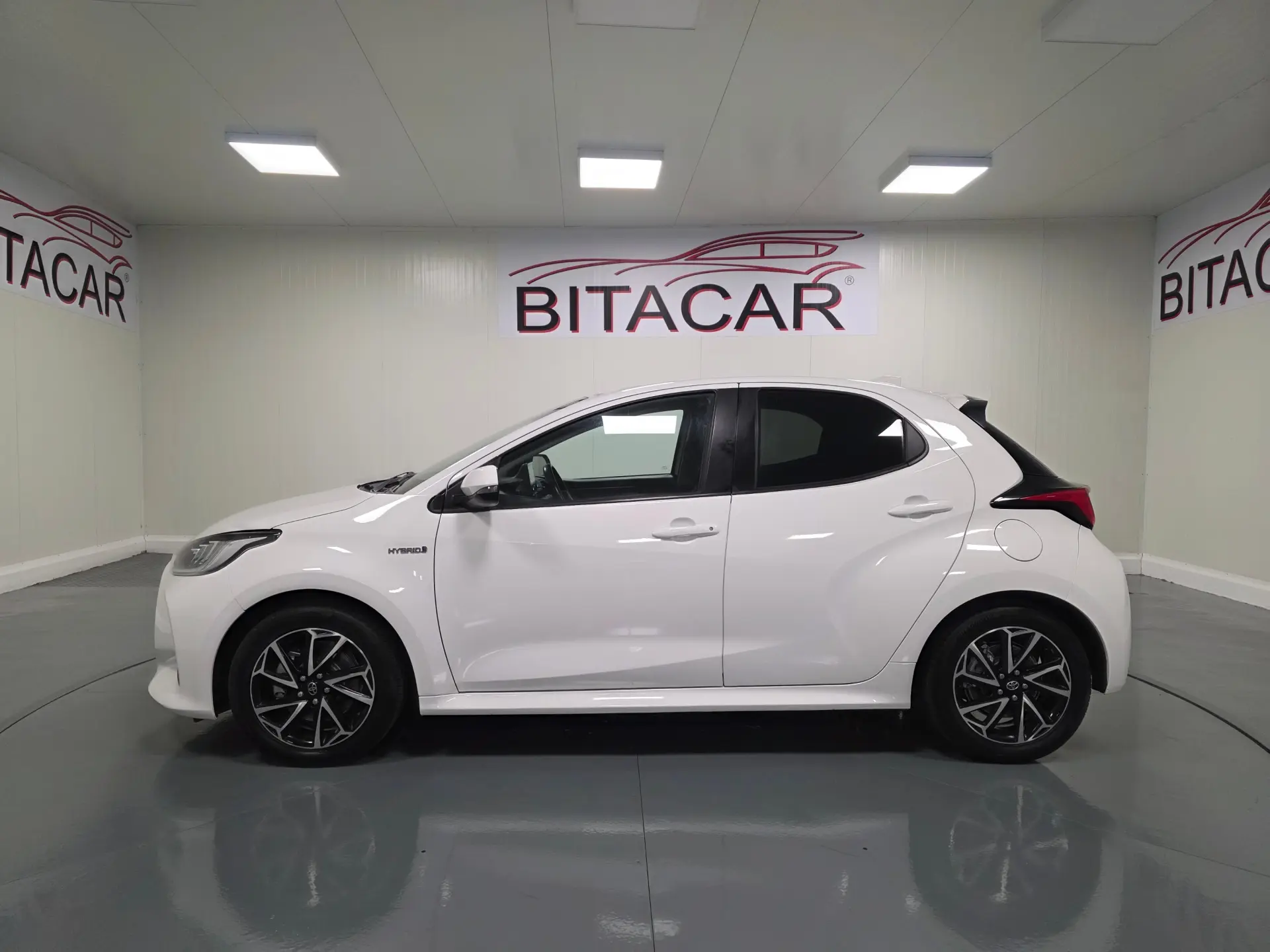 Toyota Yaris 1.5 HDF EXCLUSIVE 19