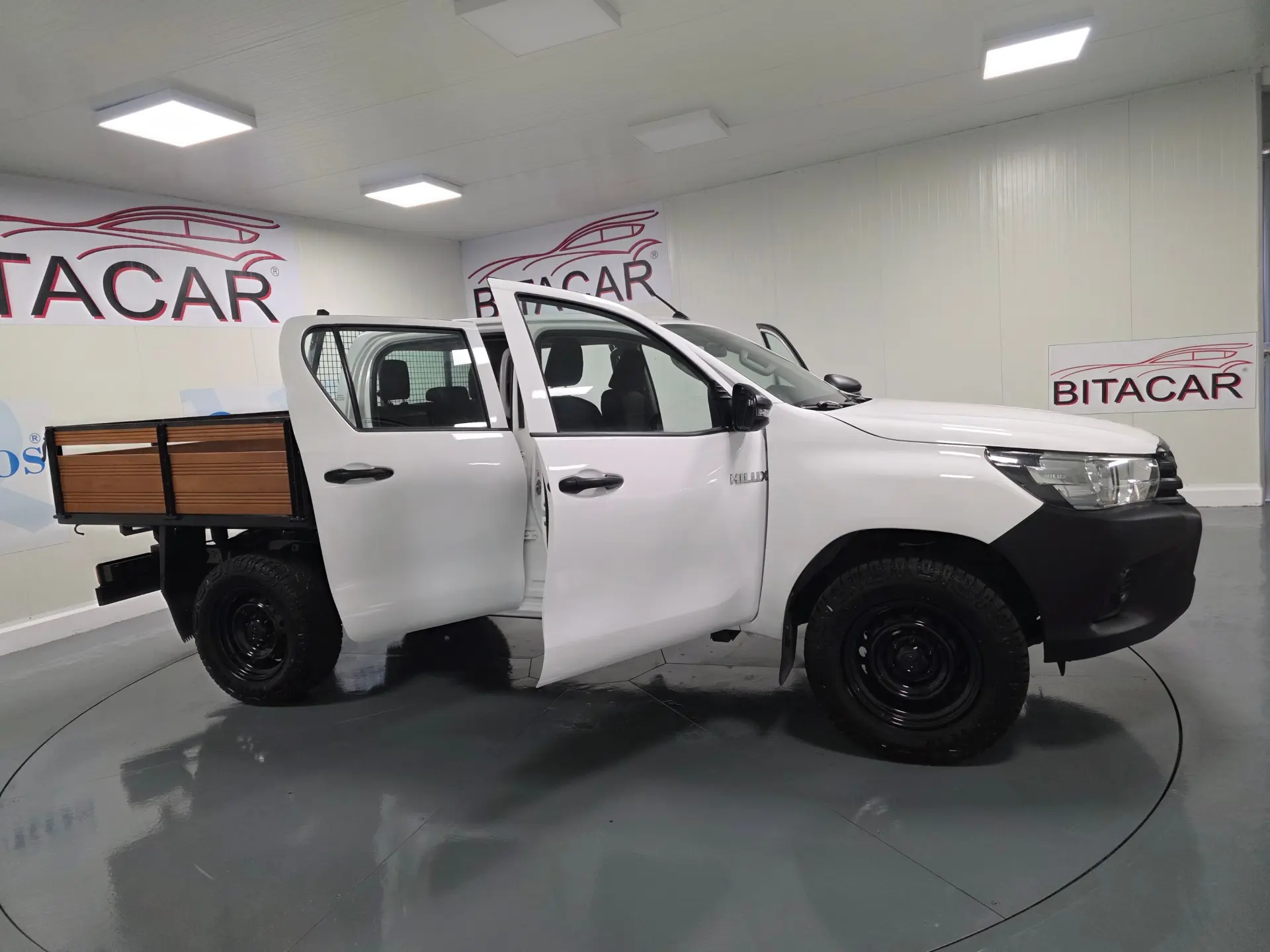 Toyota Hilux 2.4 D-4D 4WD CD CH 32