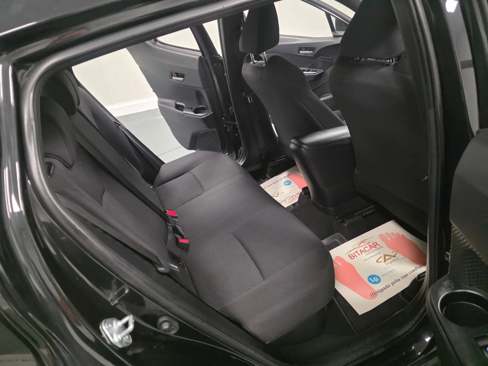 Toyota C-HR 1.8 HSD CONFORT 64