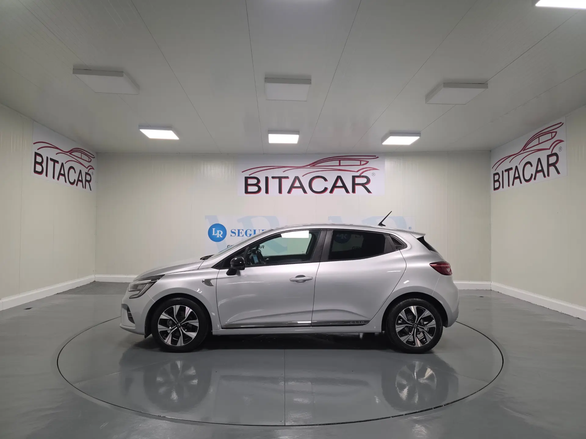 Renault Clio 1.0 TCE LIMITED 16