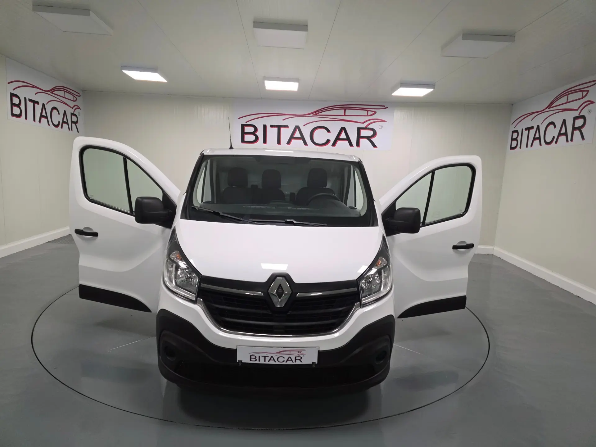 Renault Trafic 2.0 DCI L1H1 120CV IVA DEDUTIVEL 15