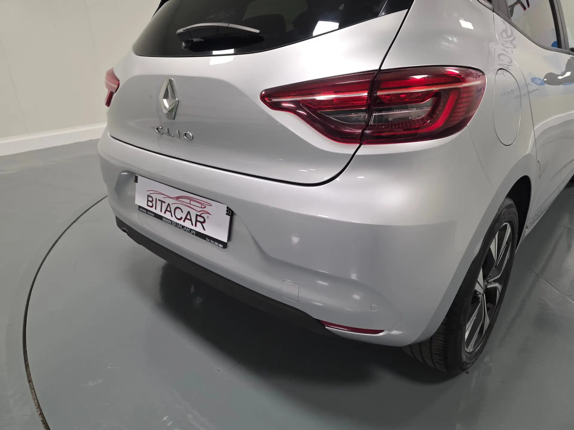 Renault Clio 1.0 TCE LIMITED 48