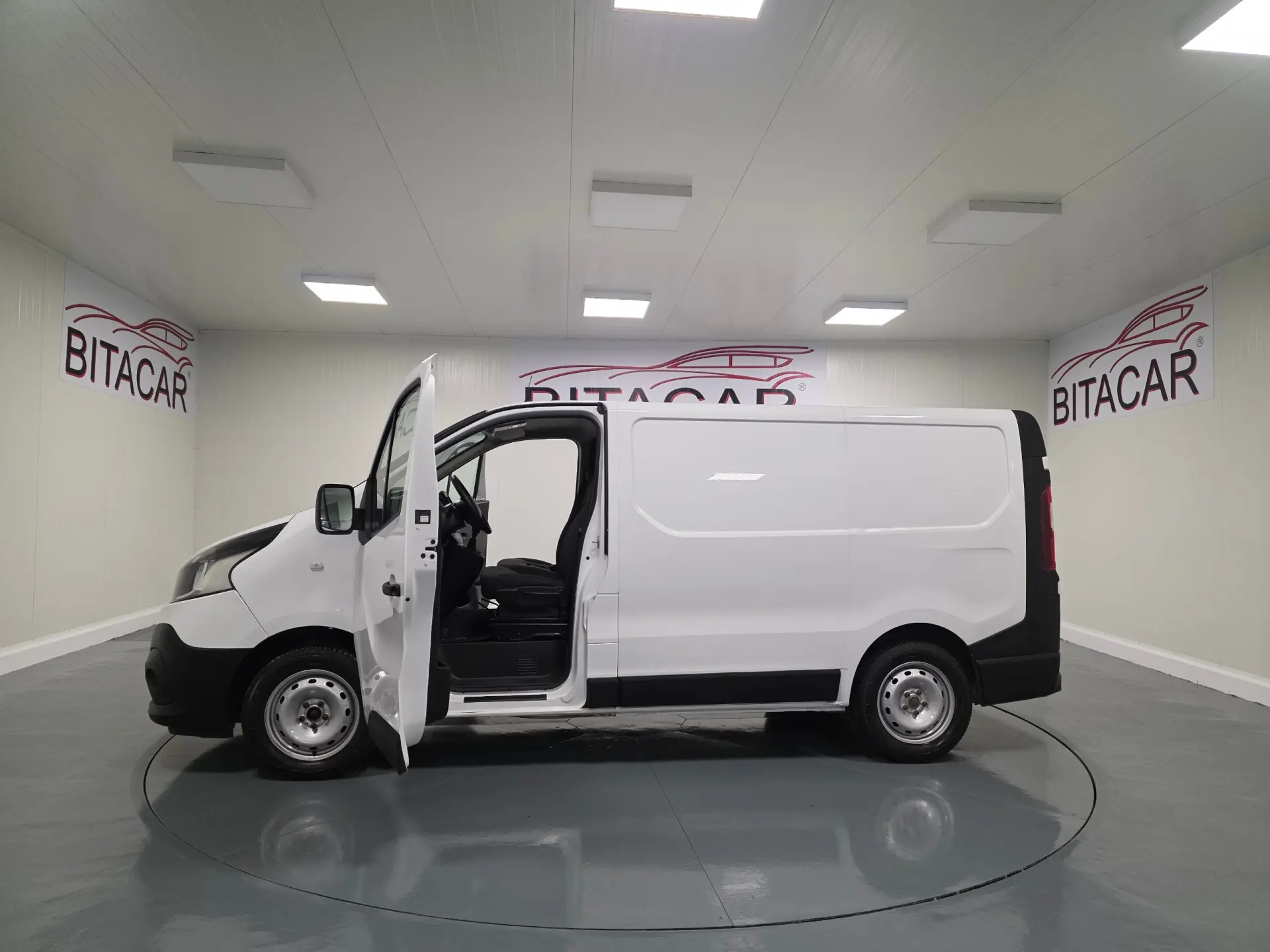 Renault Trafic 2.0 DCI L1H1 120CV IVA DEDUTIVEL 29