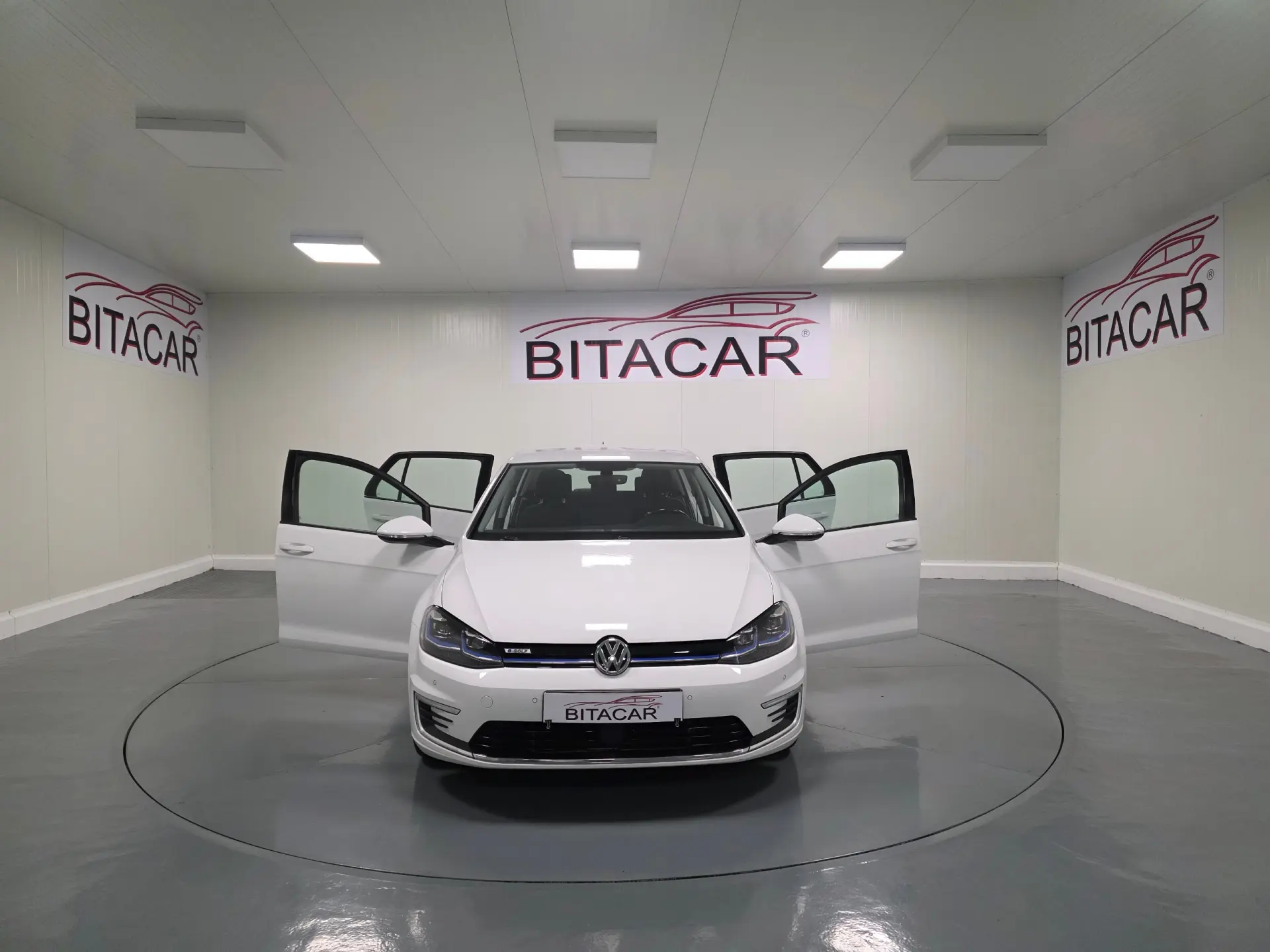 Volkswagen e-Golf AC/DC 16