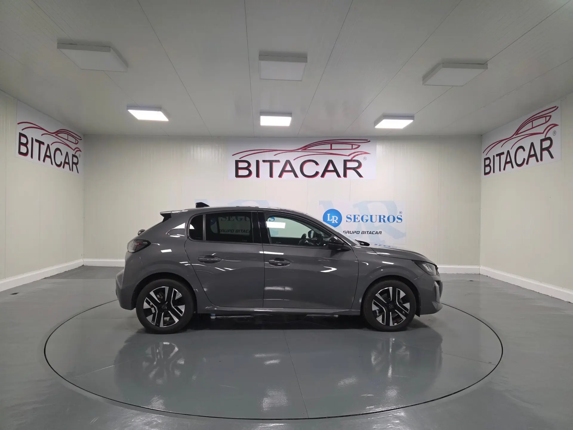 Peugeot 208 ALLURE 33