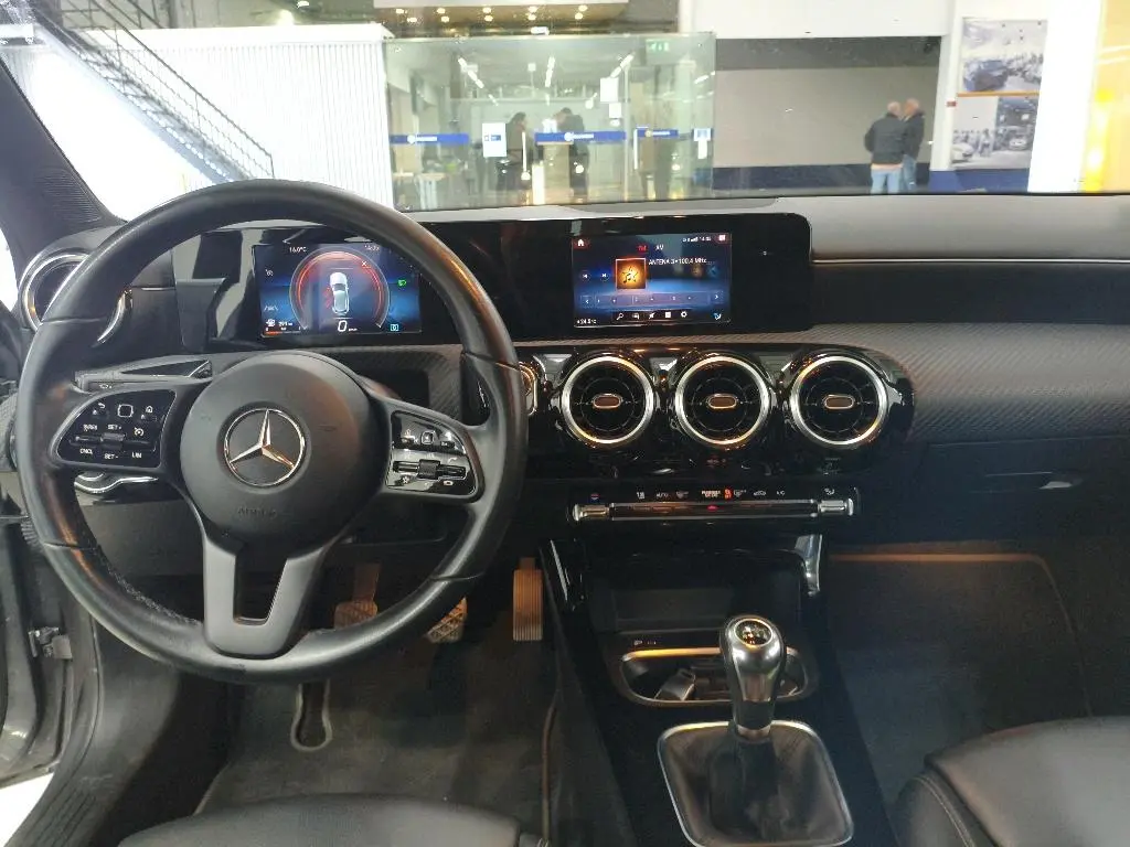 Mercedes-Benz A 180 D PROGRESSIVE 6