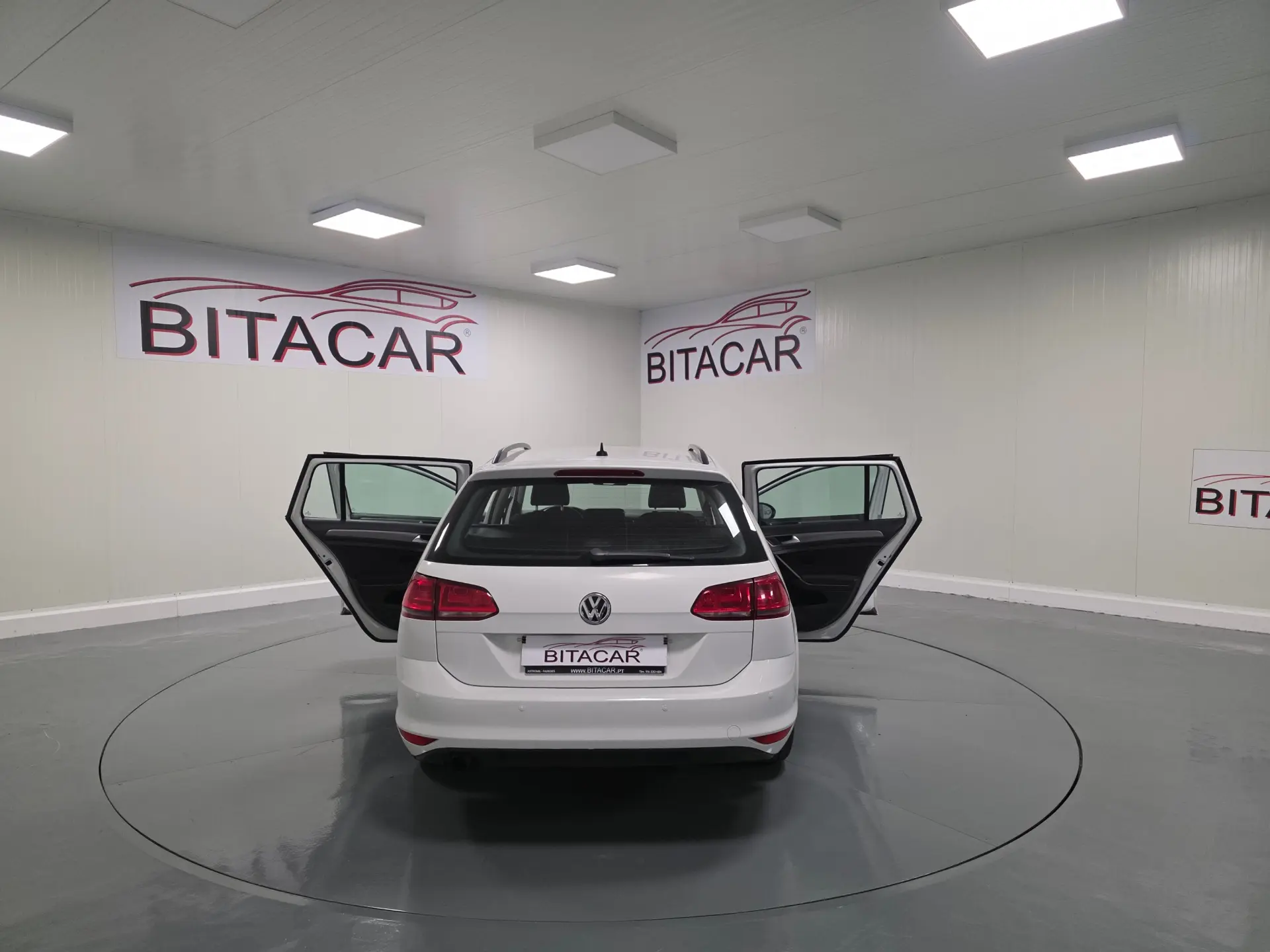 Volkswagen Golf 1.6 TDI CONFORTLINE 5