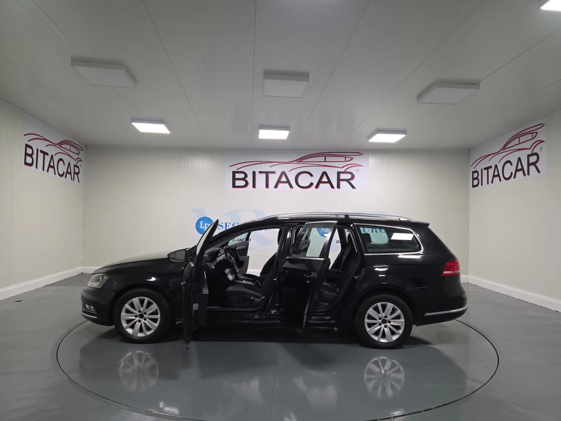 Volkswagen Passat 1.6 TDI Confortline 36