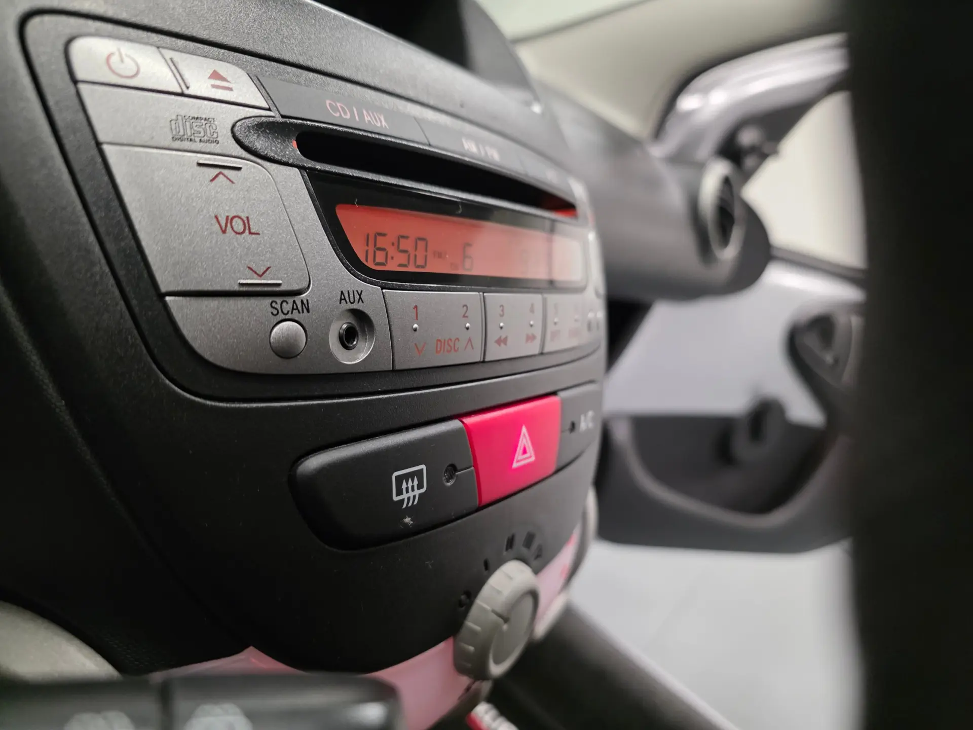 Citroen C1 1.0  Attraction 10