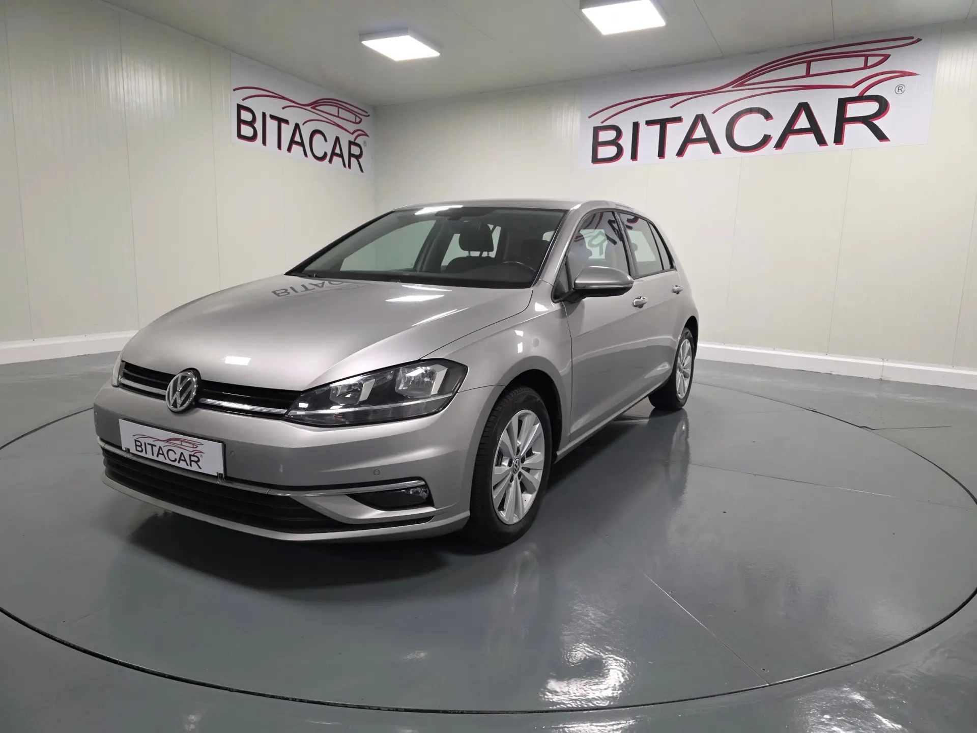 Volkswagen Golf 1.6 TDI CONFORTLINE 14