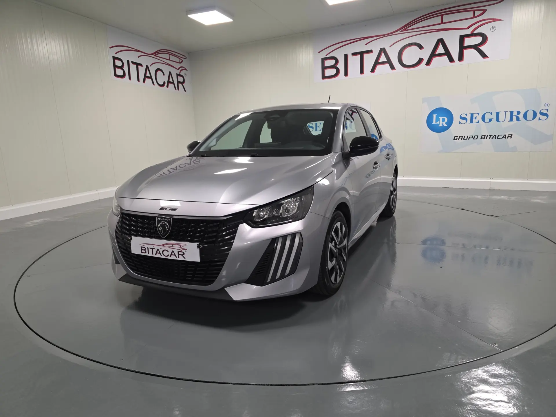 Peugeot 208 1.2 STYLE 12