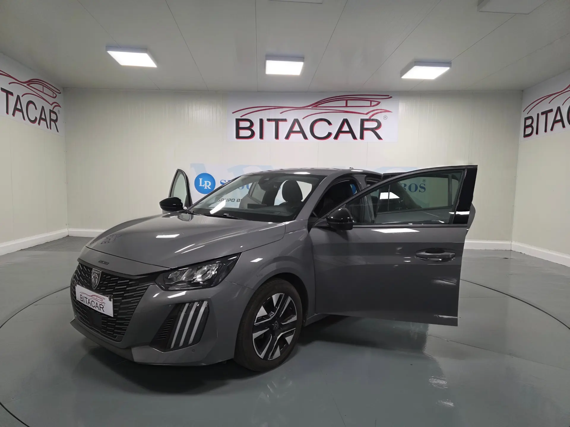 Peugeot 208 ALLURE 41