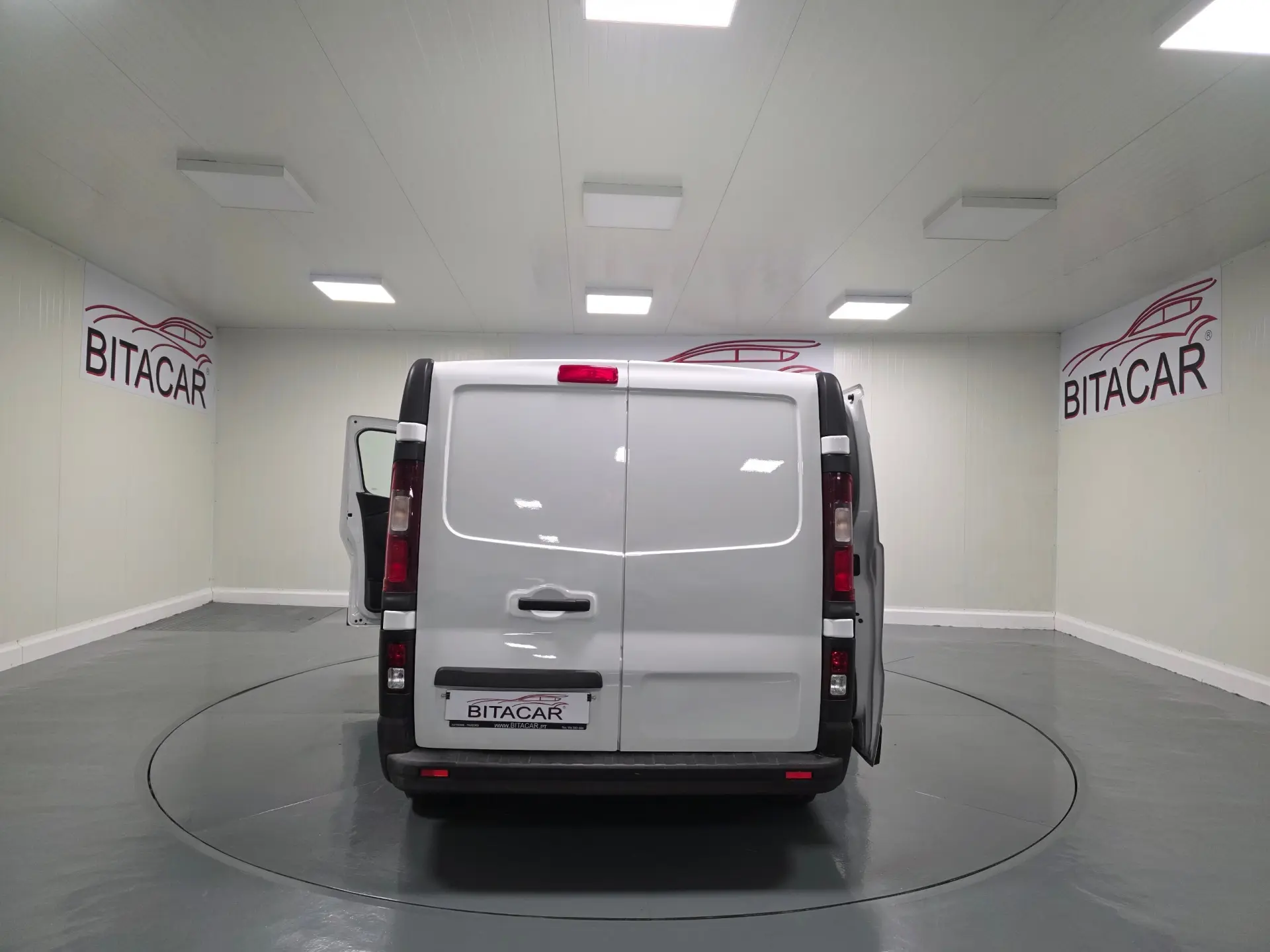 Renault Trafic 2.0 DCI L1H1 120CV IVA DEDUTIVEL 32