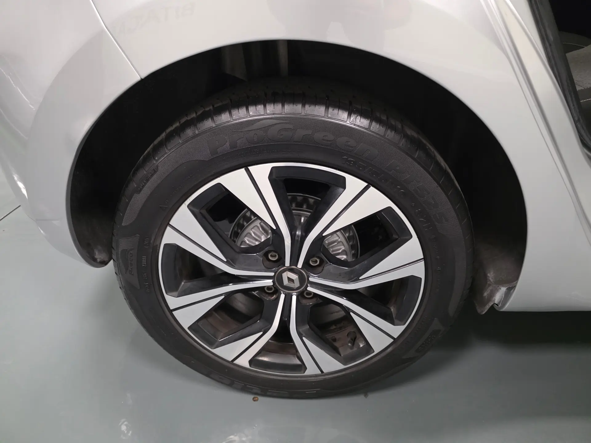 Renault Clio 1.0 TCE LIMITED 73