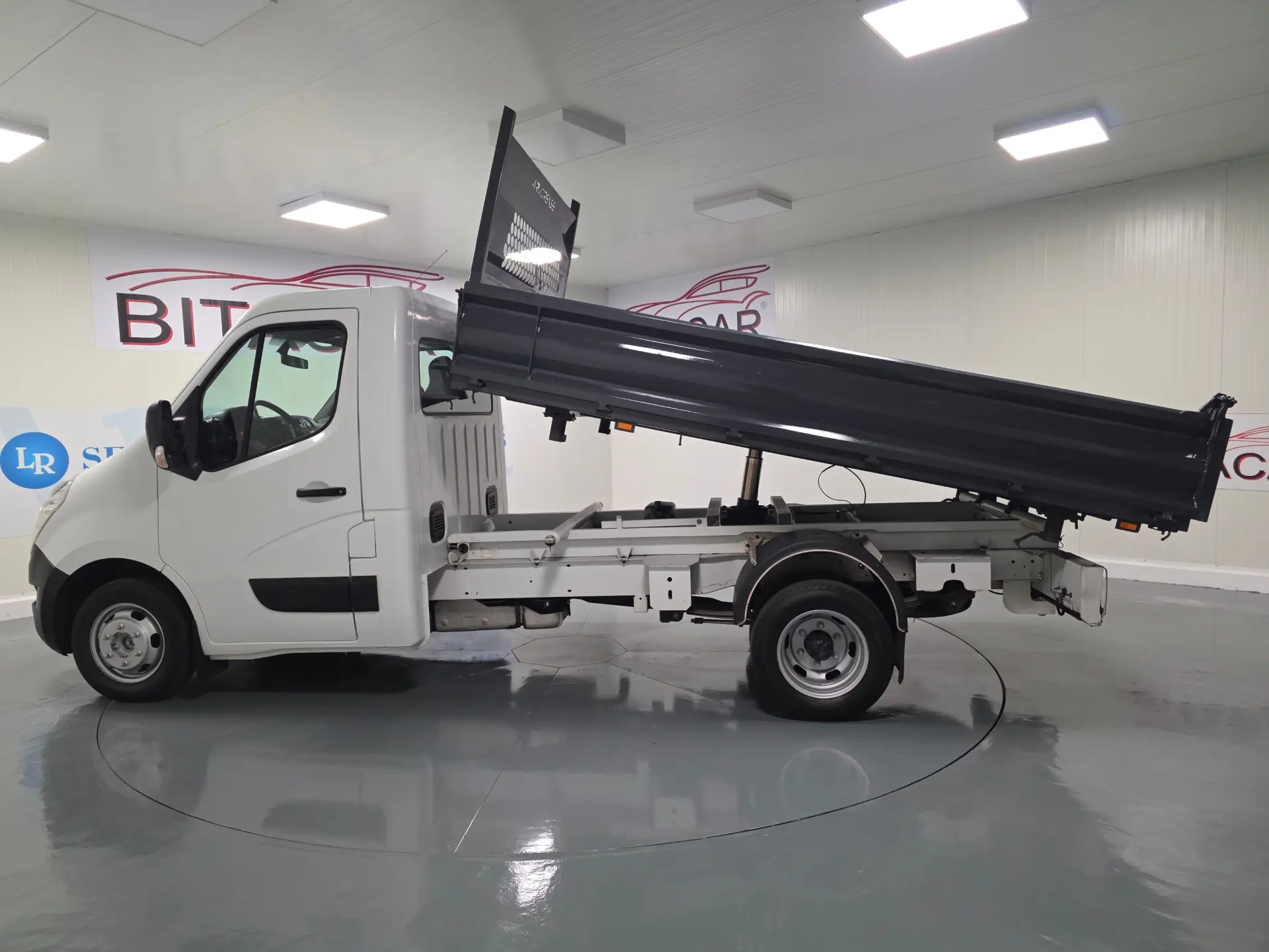 Renault Master 2.3 DCI 130CV BASCULANTE 33