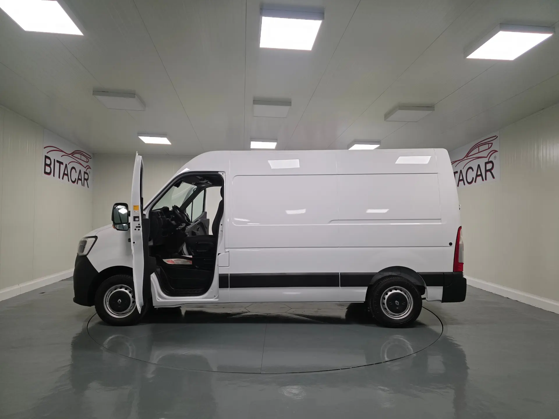 Renault Master L2H2 135CV GPS CAM TRASEIRA IVA DEDUTIVEL 46