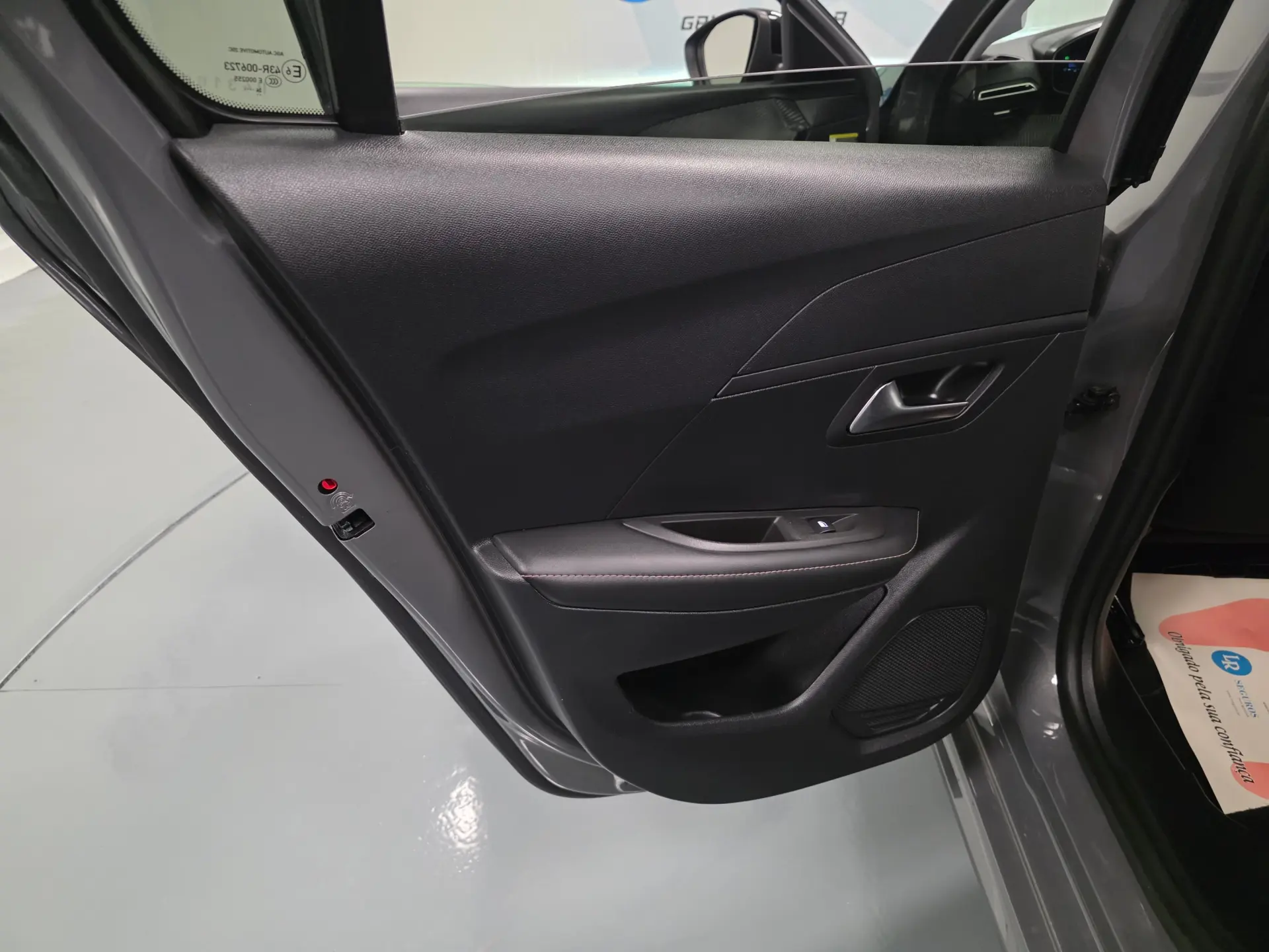 Peugeot 208 ALLURE 59