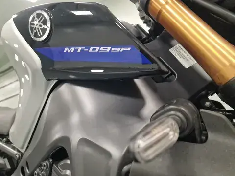 Yamaha MT-09 SP 6