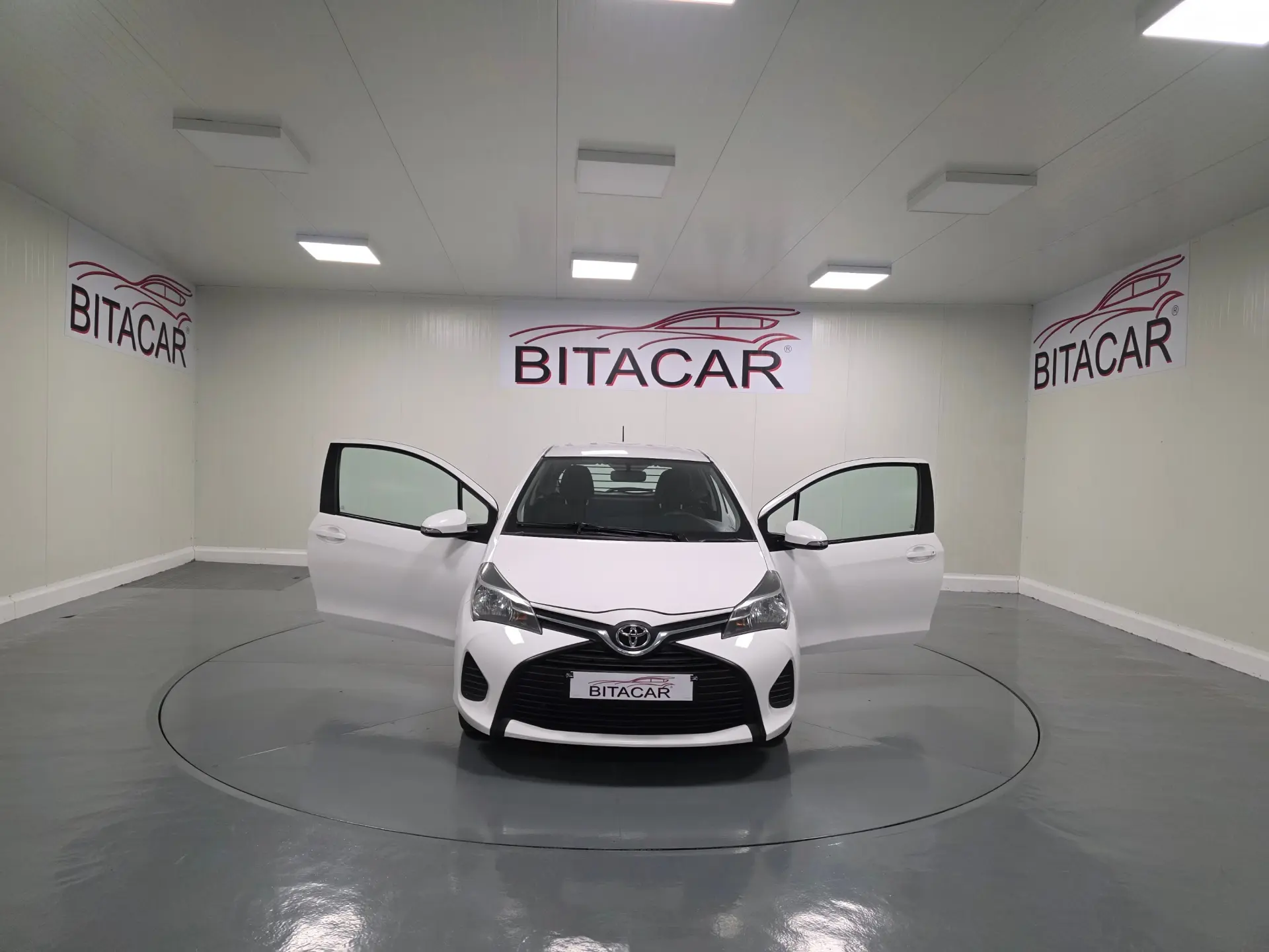 Toyota Yaris BIZZ 1.4 D-4D 90CV IVA DEDUTIVEL 16