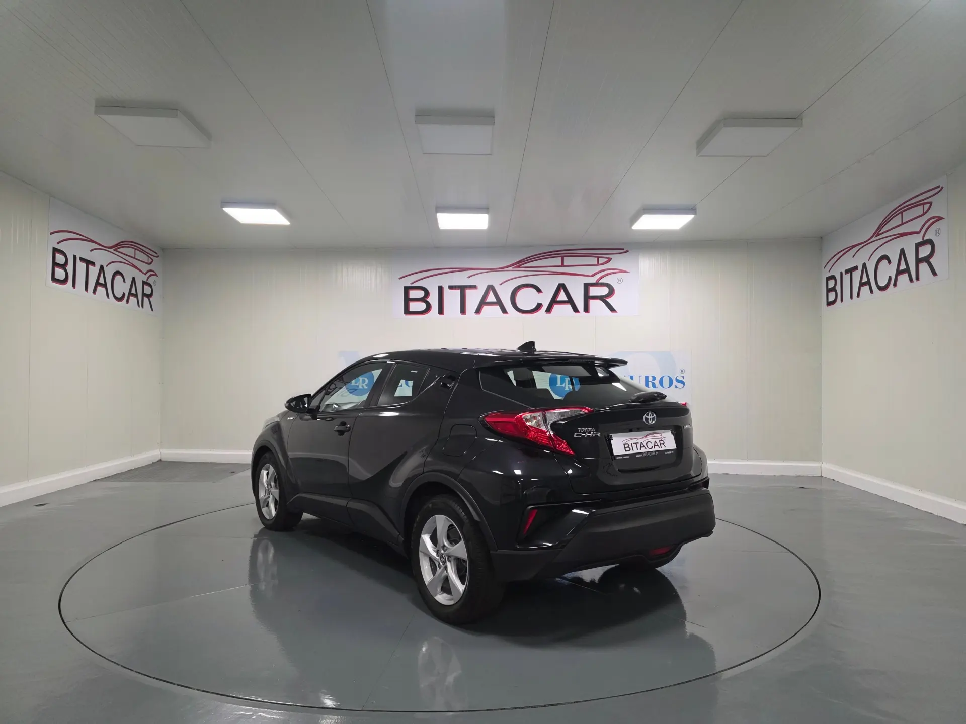 Toyota C-HR 1.8 HSD CONFORT 18
