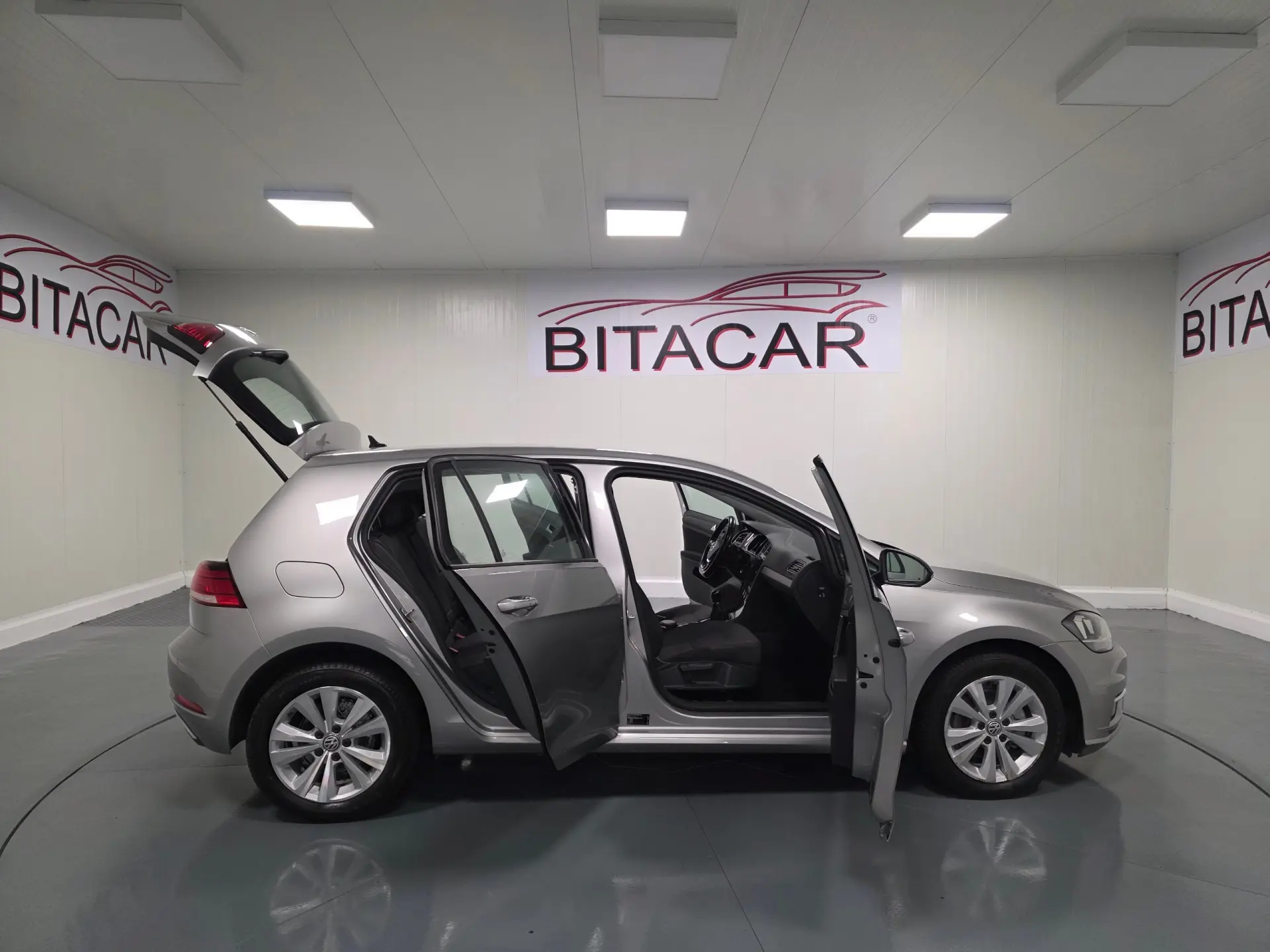 Volkswagen Golf 1.6 TDI CONFORTLINE 55