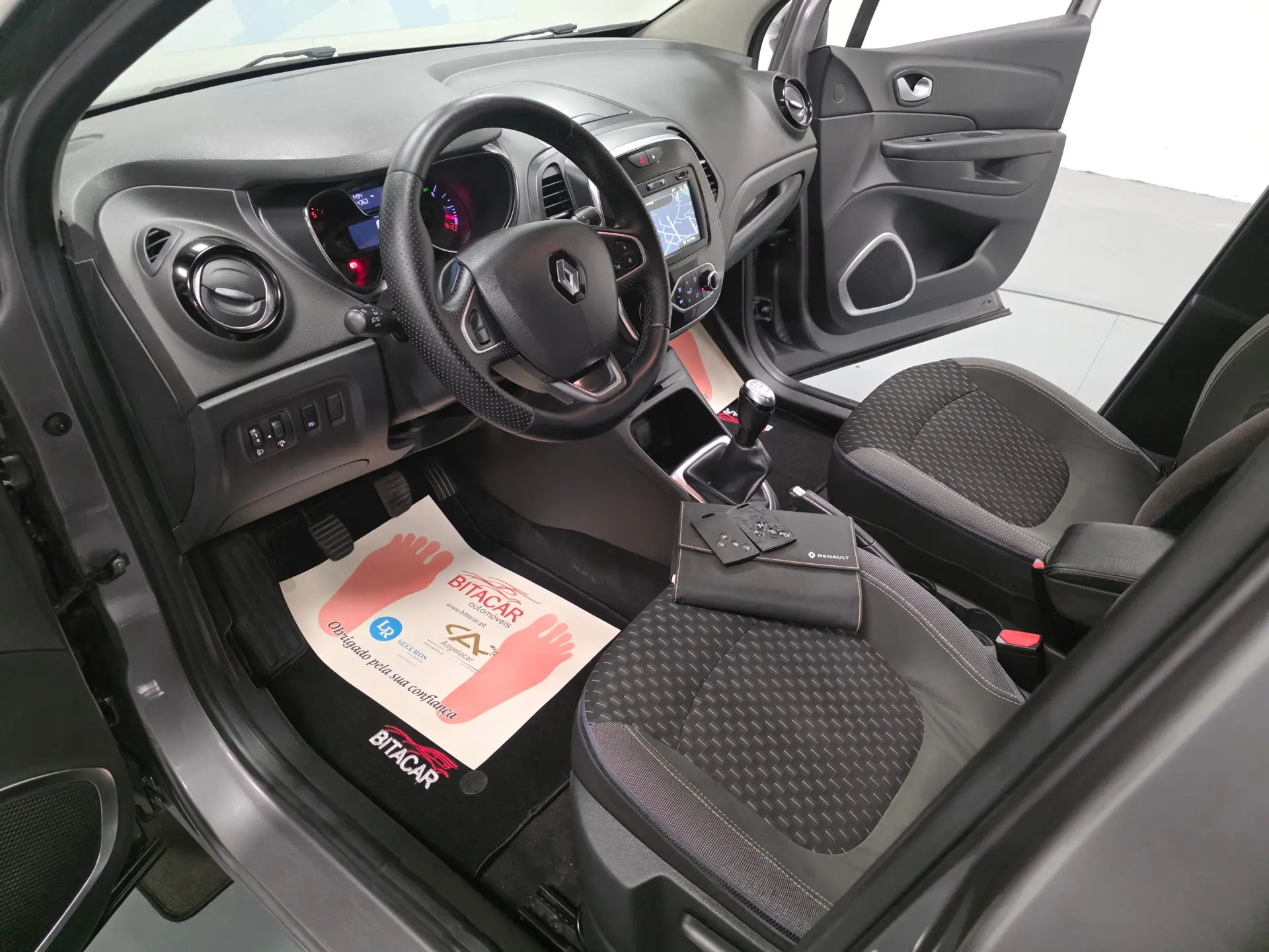 Renault Captur 1.5 DCI EXCLUSIVE 99
