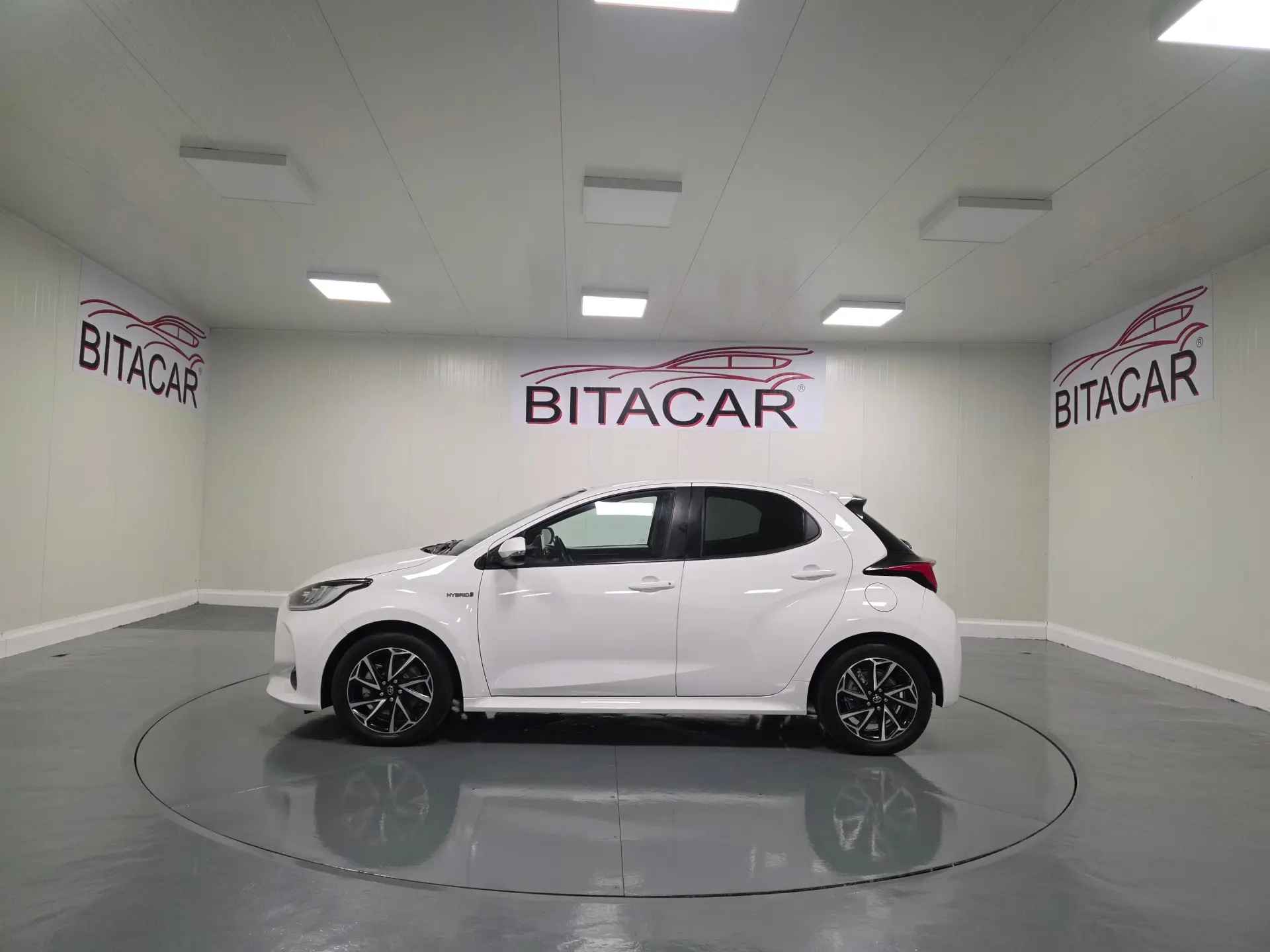 Toyota Yaris 1.5 HDF EXCLUSIVE 18
