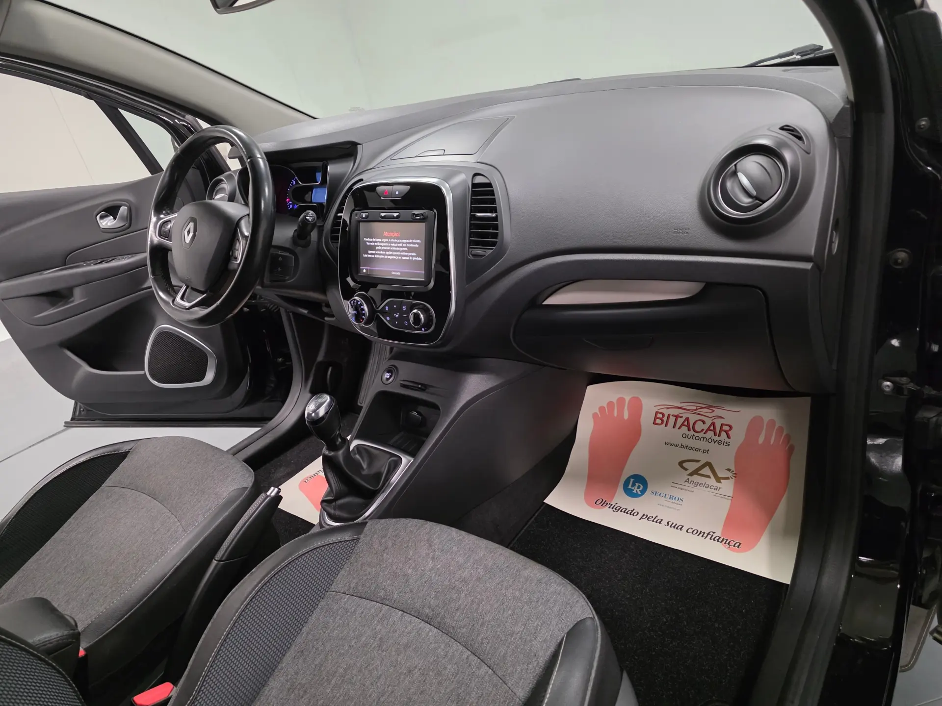 Renault Captur 1.5 DCI EXCLUSIVE 23