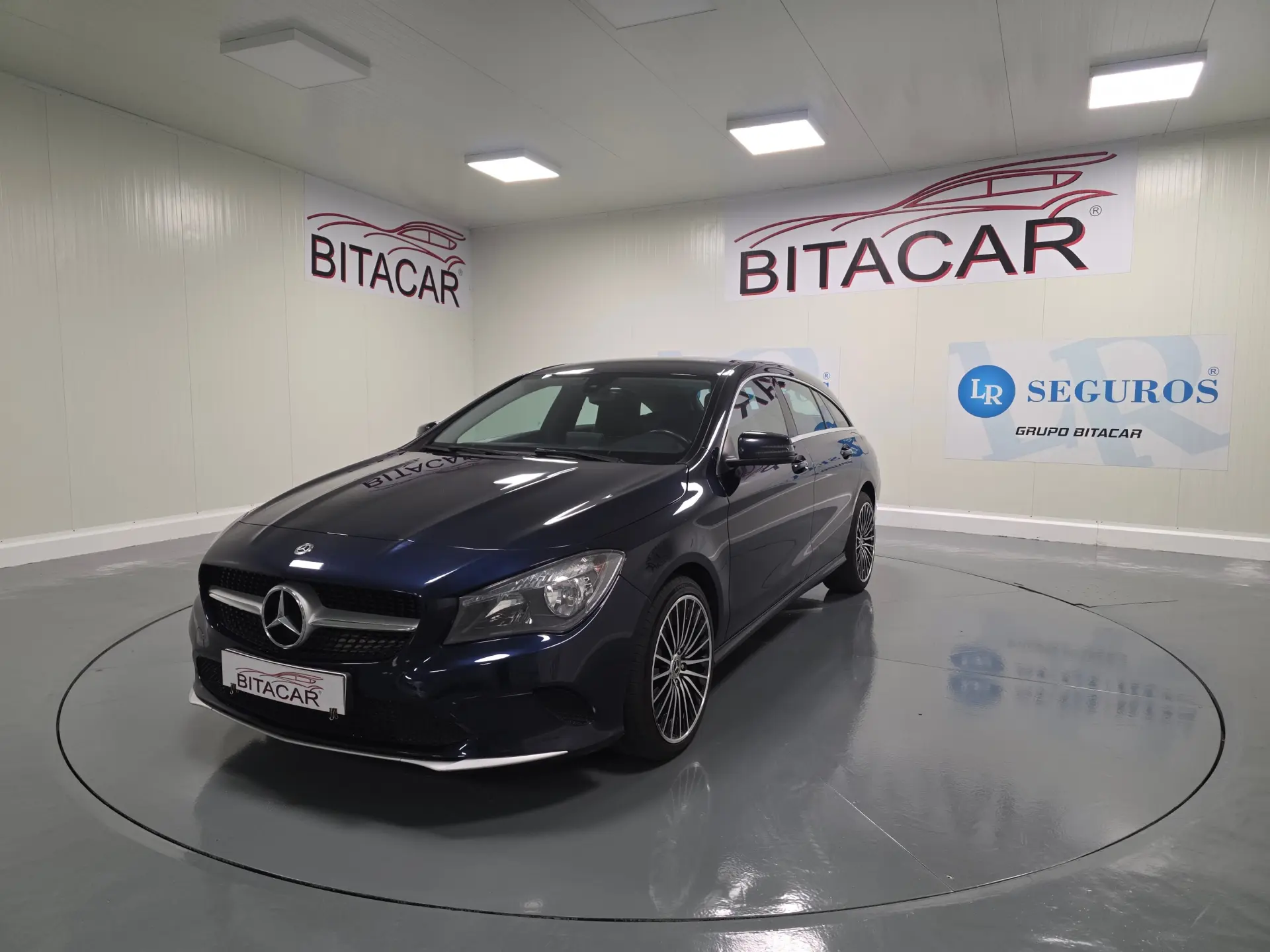 Mercedes-Benz CLA 180 d Shooting Brake Urban 10