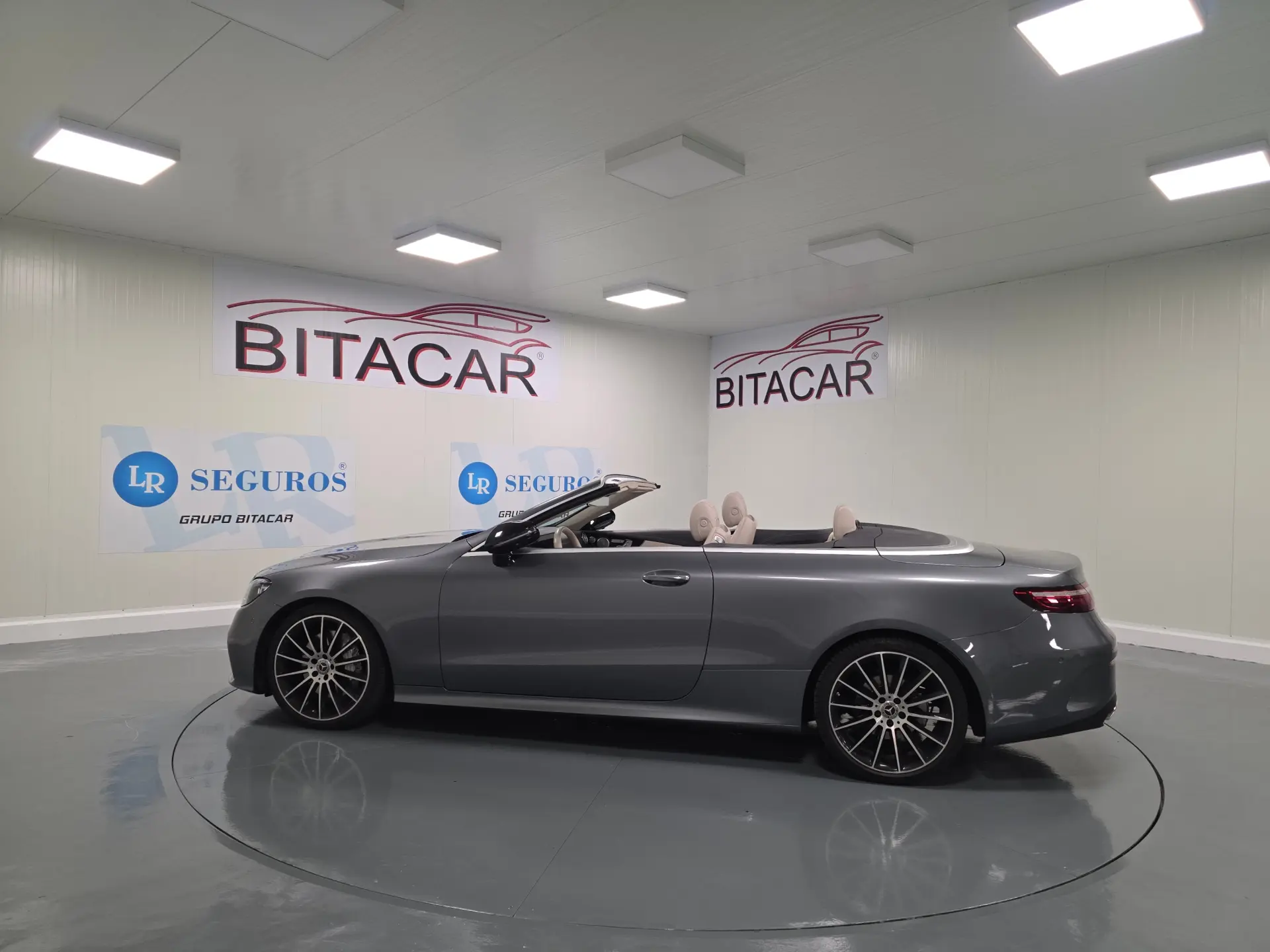 Mercedes-Benz E 300 AMG CABRIO 20