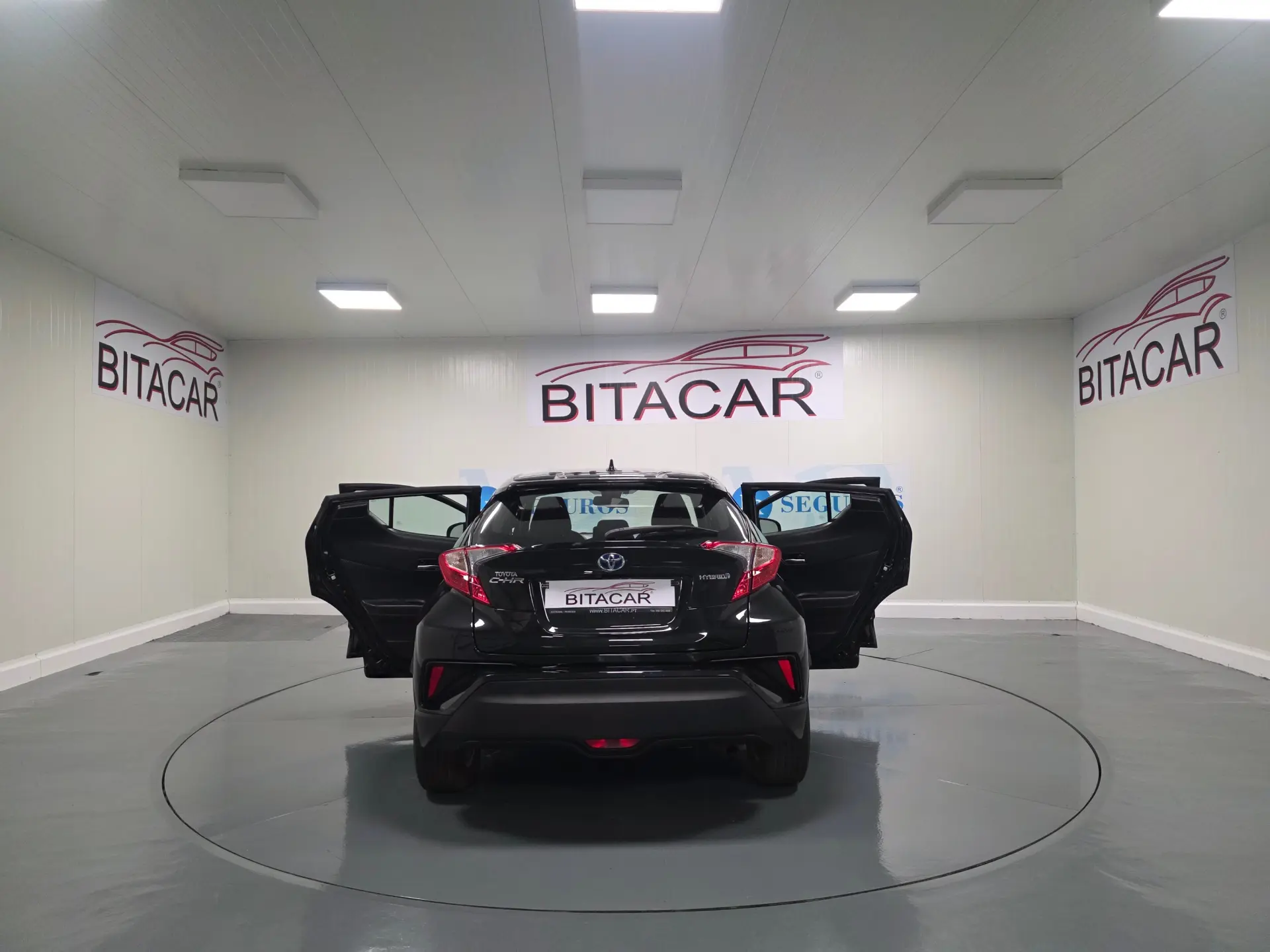 Toyota C-HR 1.8 HSD CONFORT 39