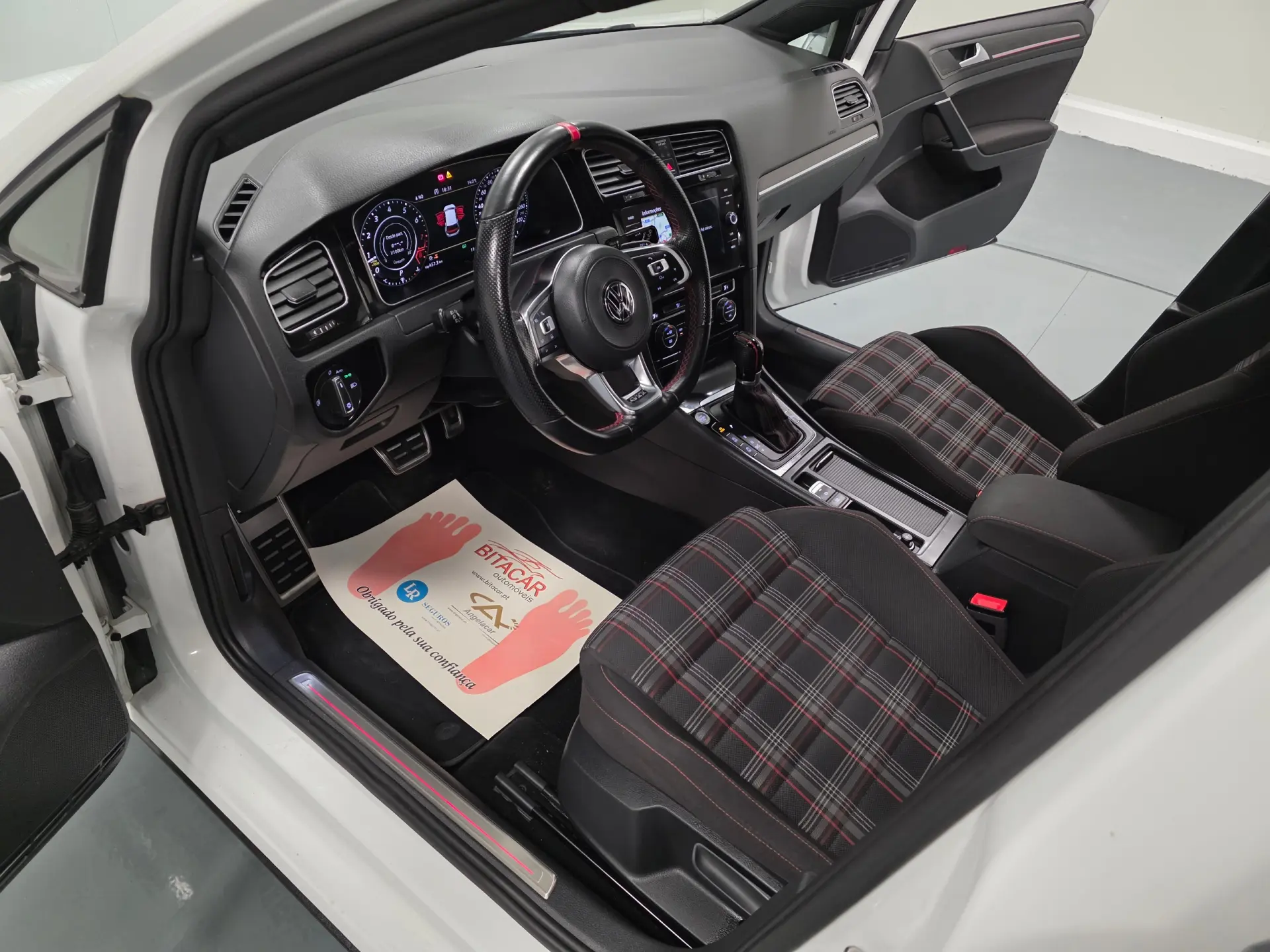 Volkswagen Golf 2.0 TSI GTI DSG Performance 76