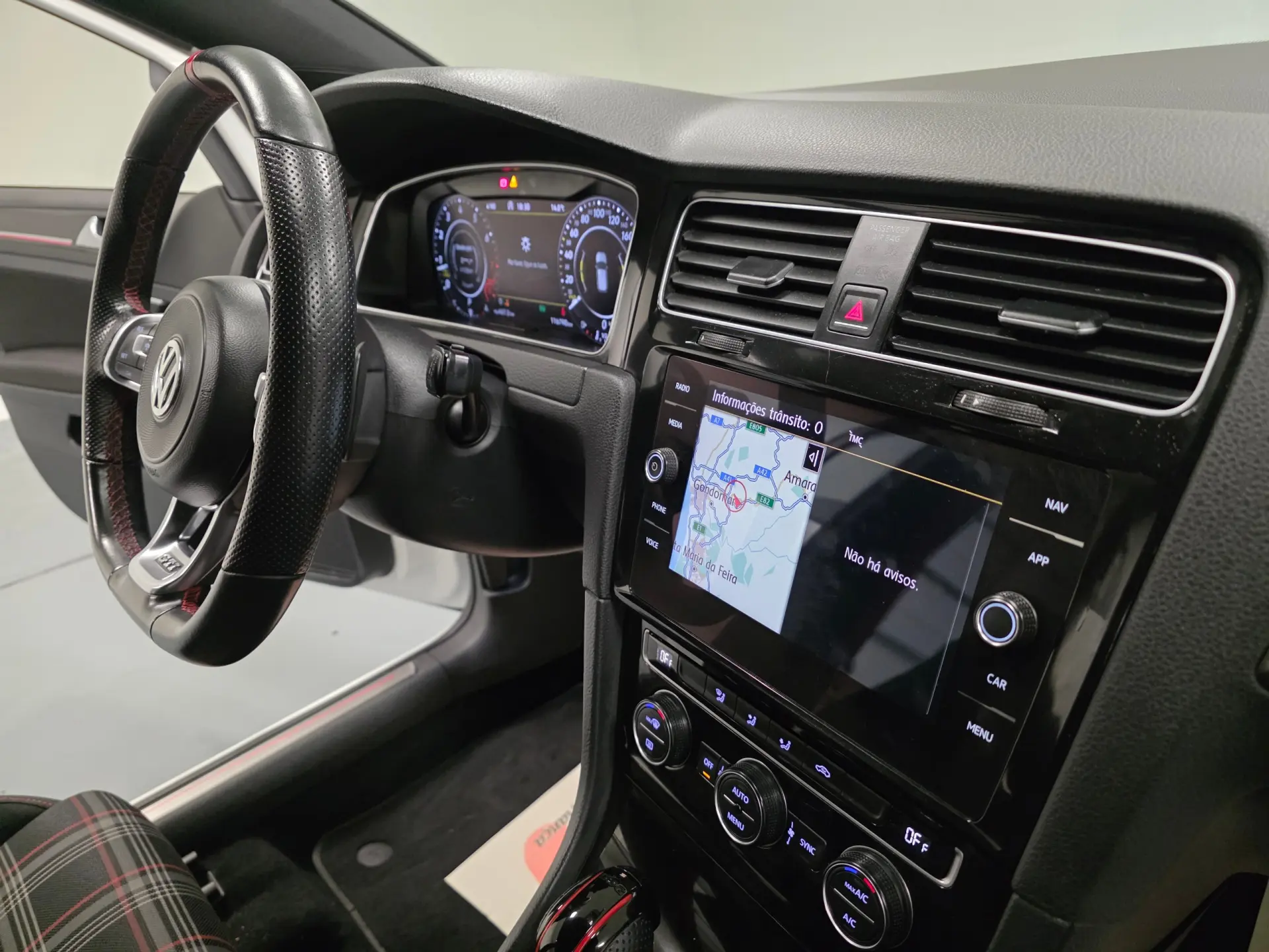 Volkswagen Golf 2.0 TSI GTI DSG Performance 68