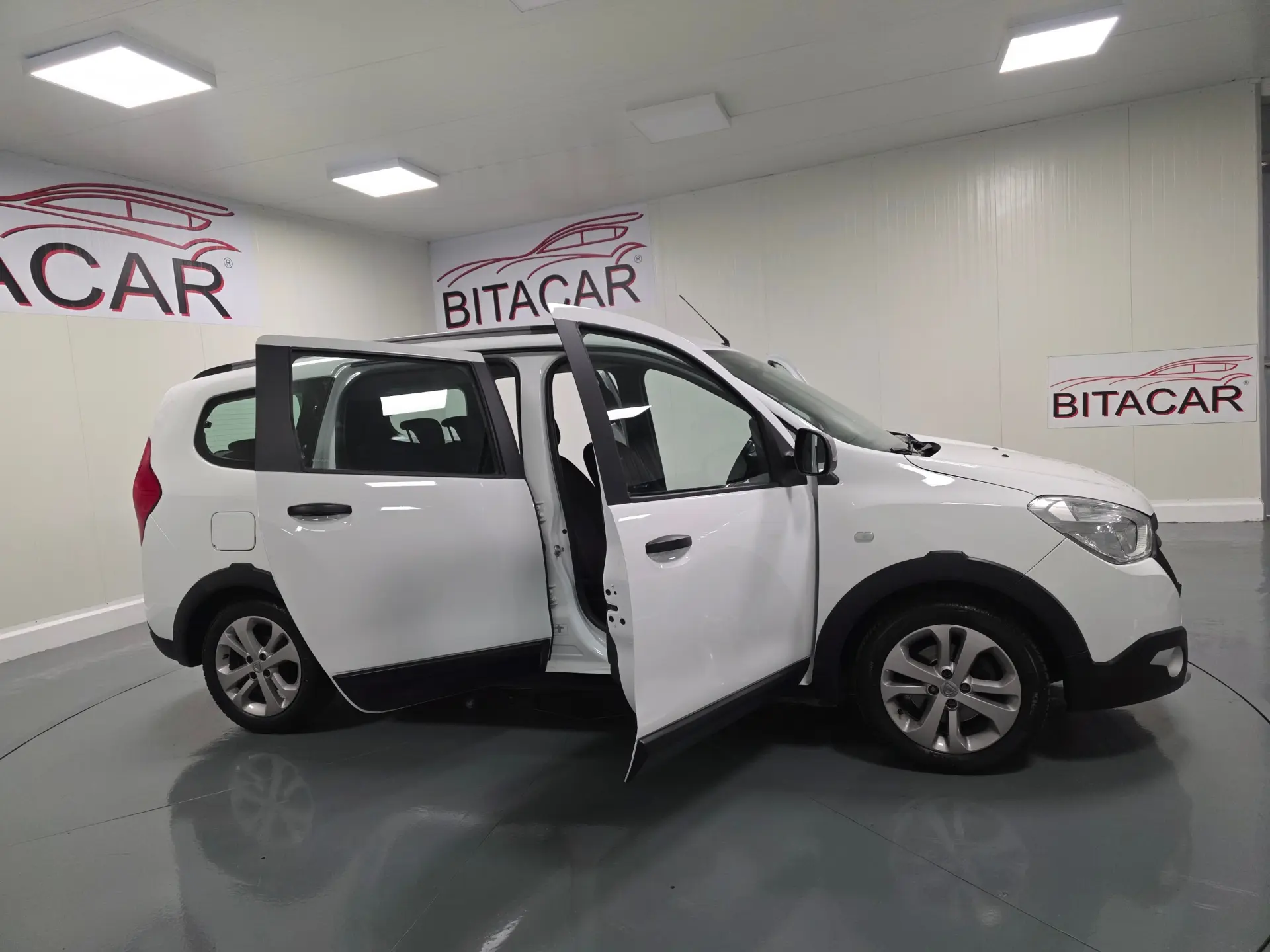 Dacia Lodgy 1.2 STEPWAY 40